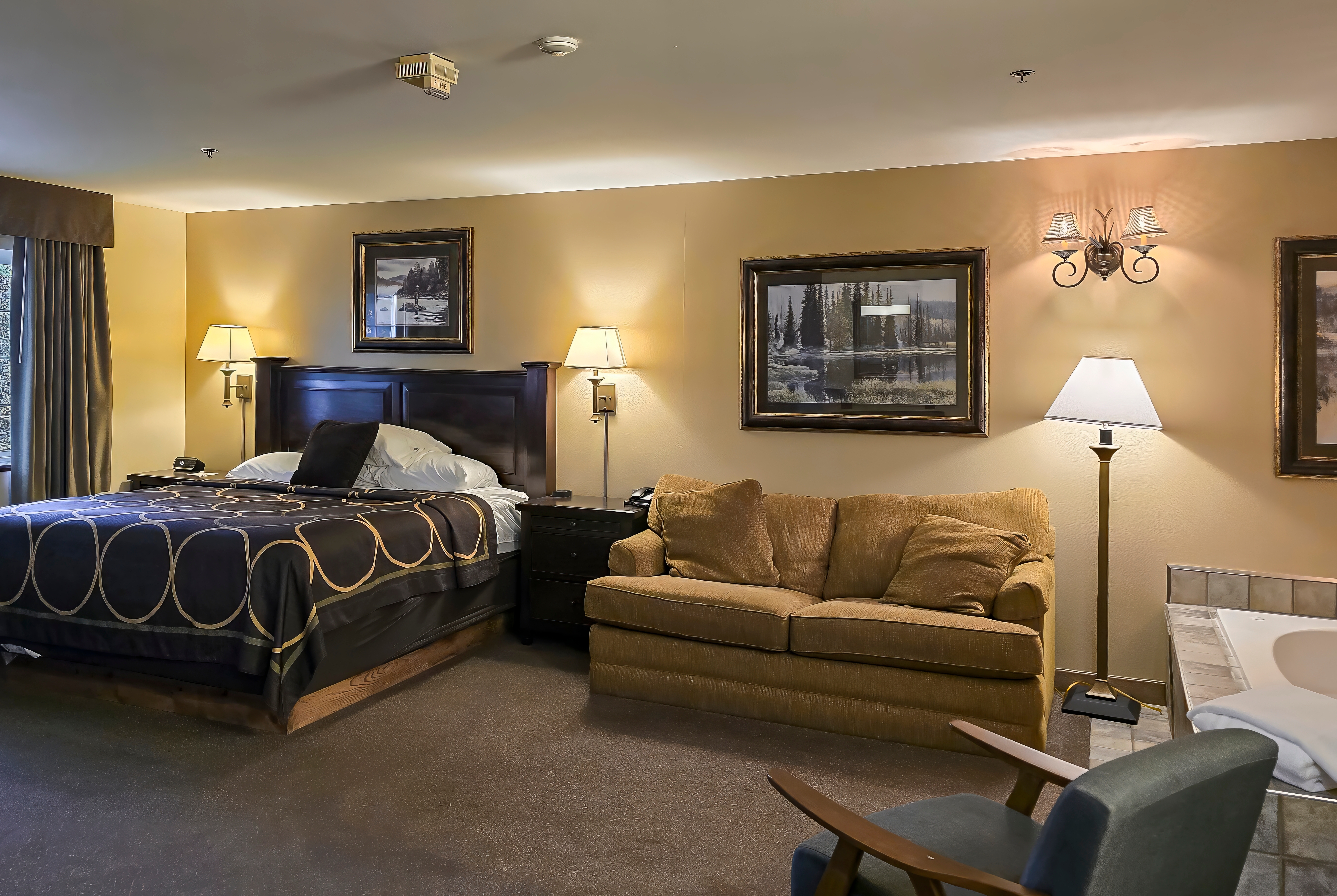 Guest room at the Super 8 by Wyndham Grangeville in Grangeville, Idaho