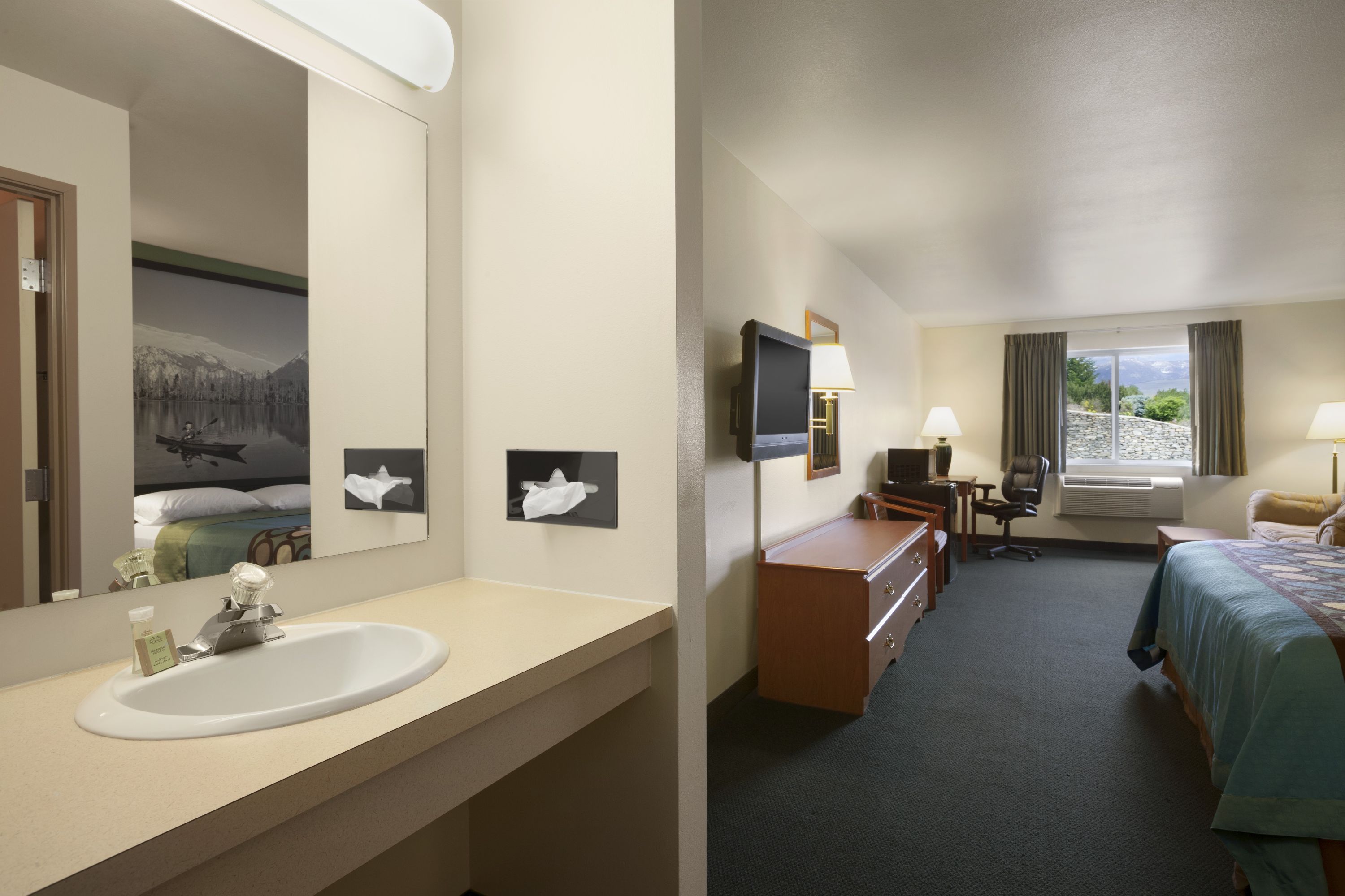 Guest room at the Super 8 by Wyndham Salmon in Salmon, Idaho