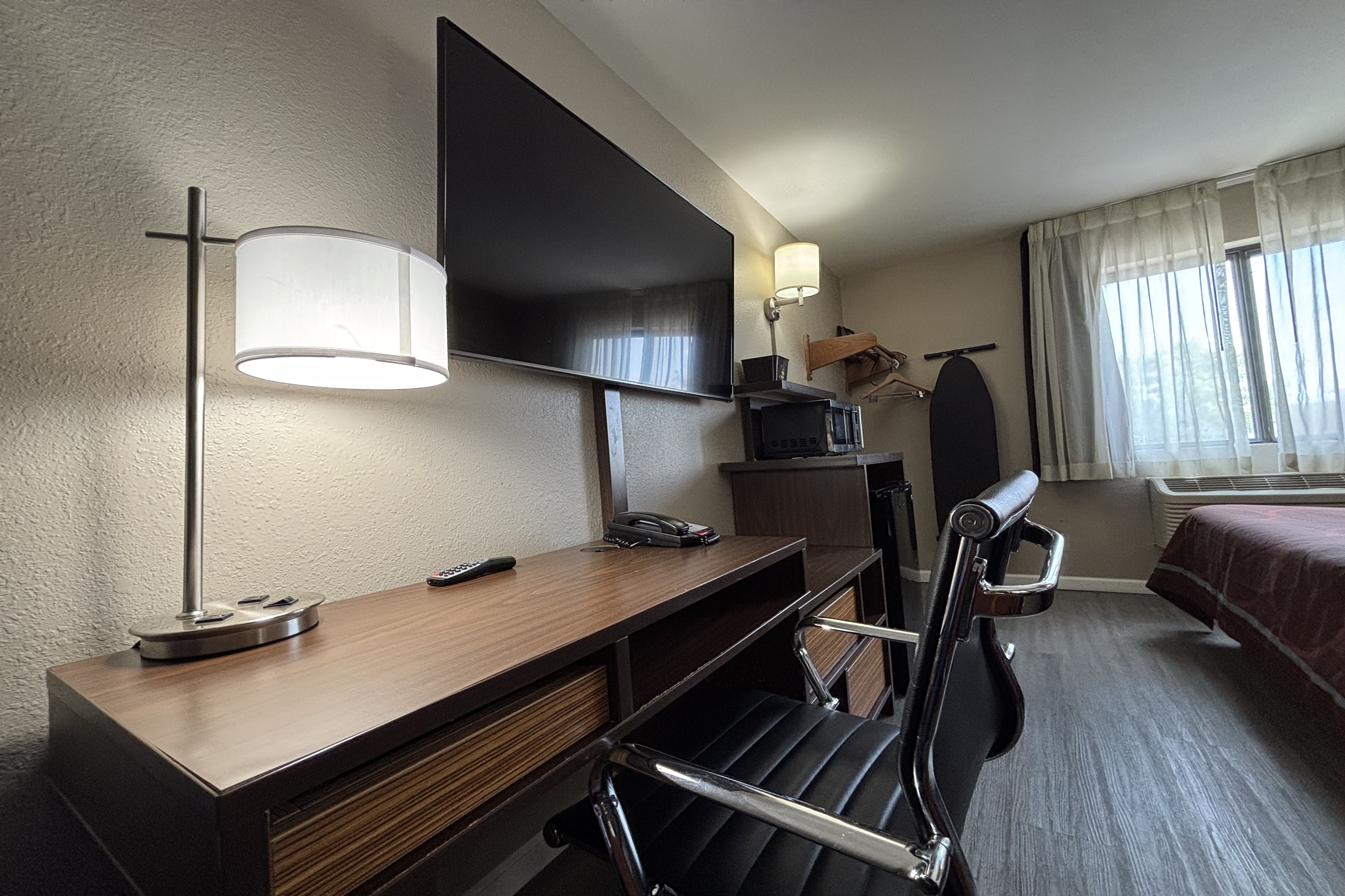 Guest room at the Super 8 by Wyndham Alton in Alton, Illinois