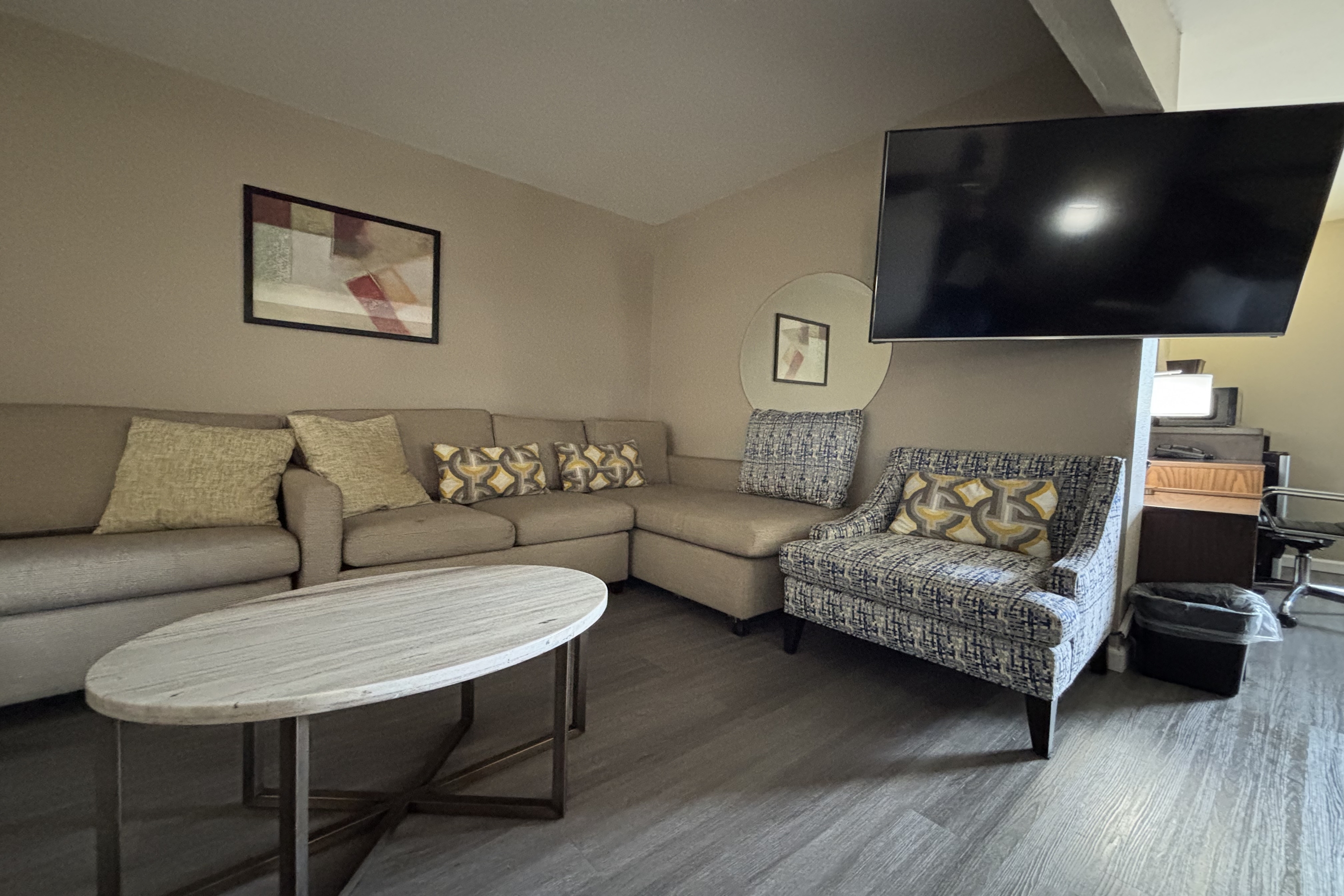 Guest room at the Super 8 by Wyndham Alton in Alton, Illinois