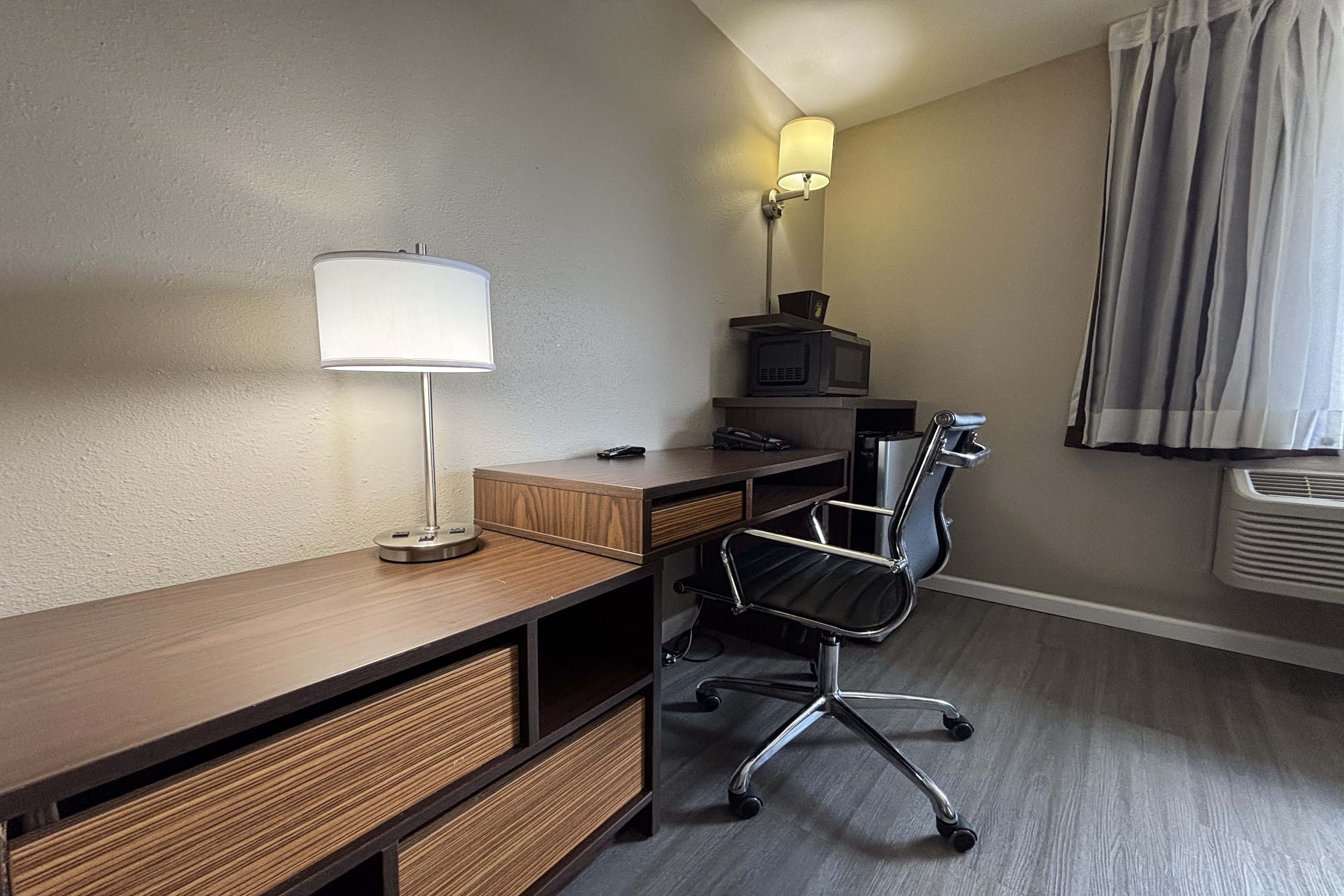 Guest room at the Super 8 by Wyndham Alton in Alton, Illinois
