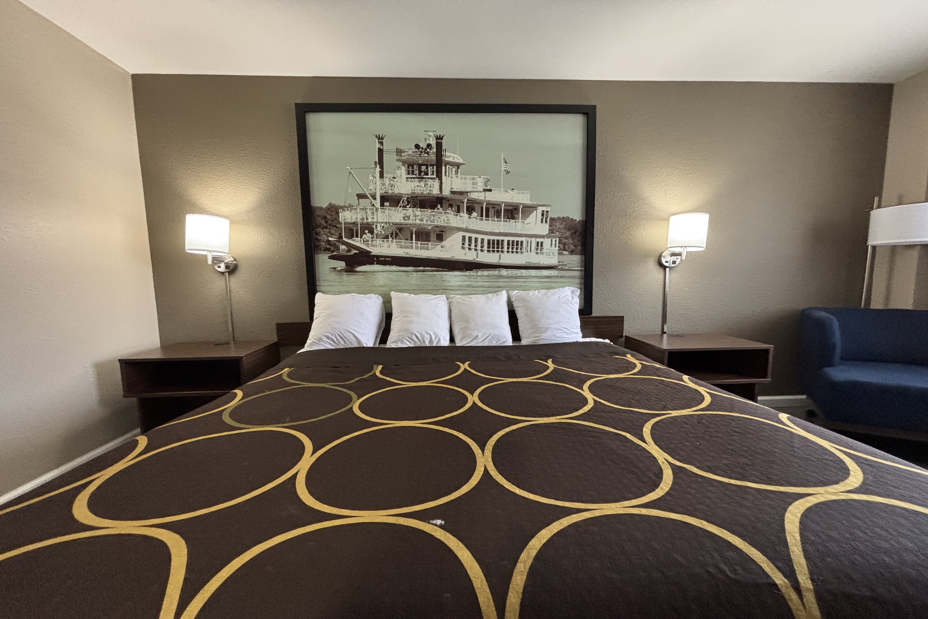 Guest room at the Super 8 by Wyndham Alton in Alton, Illinois