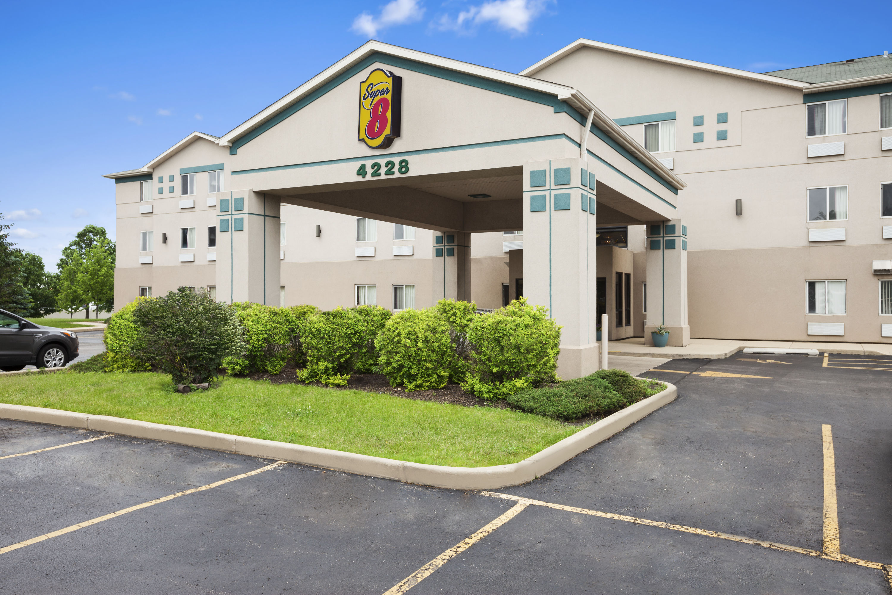 Super 8 By Wyndham Aurora Naperville Area Aurora Il Hotels