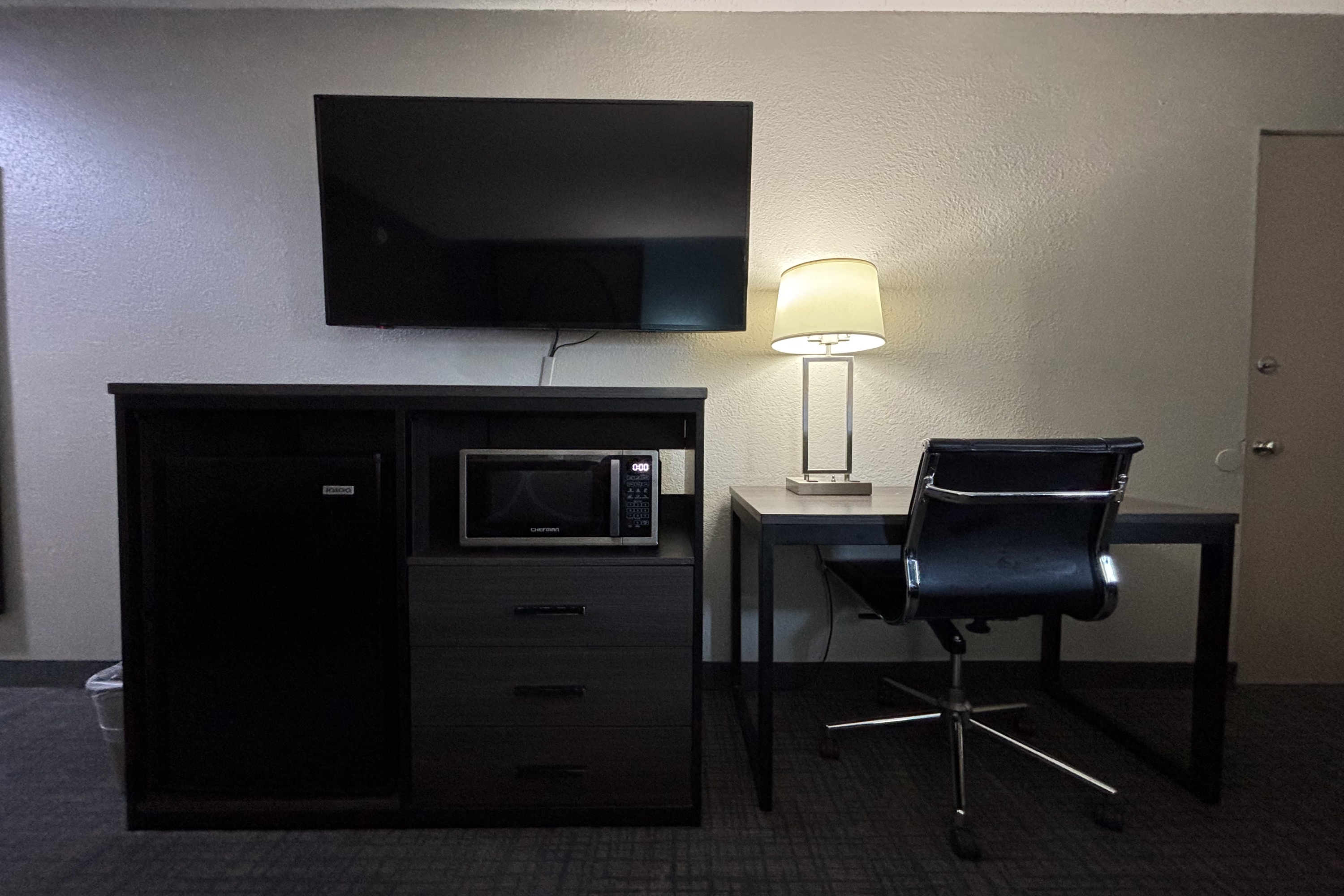 Guest room feature at the Super 8 by Wyndham Belleville IL/St. Louis Area in Belleville, Illinois