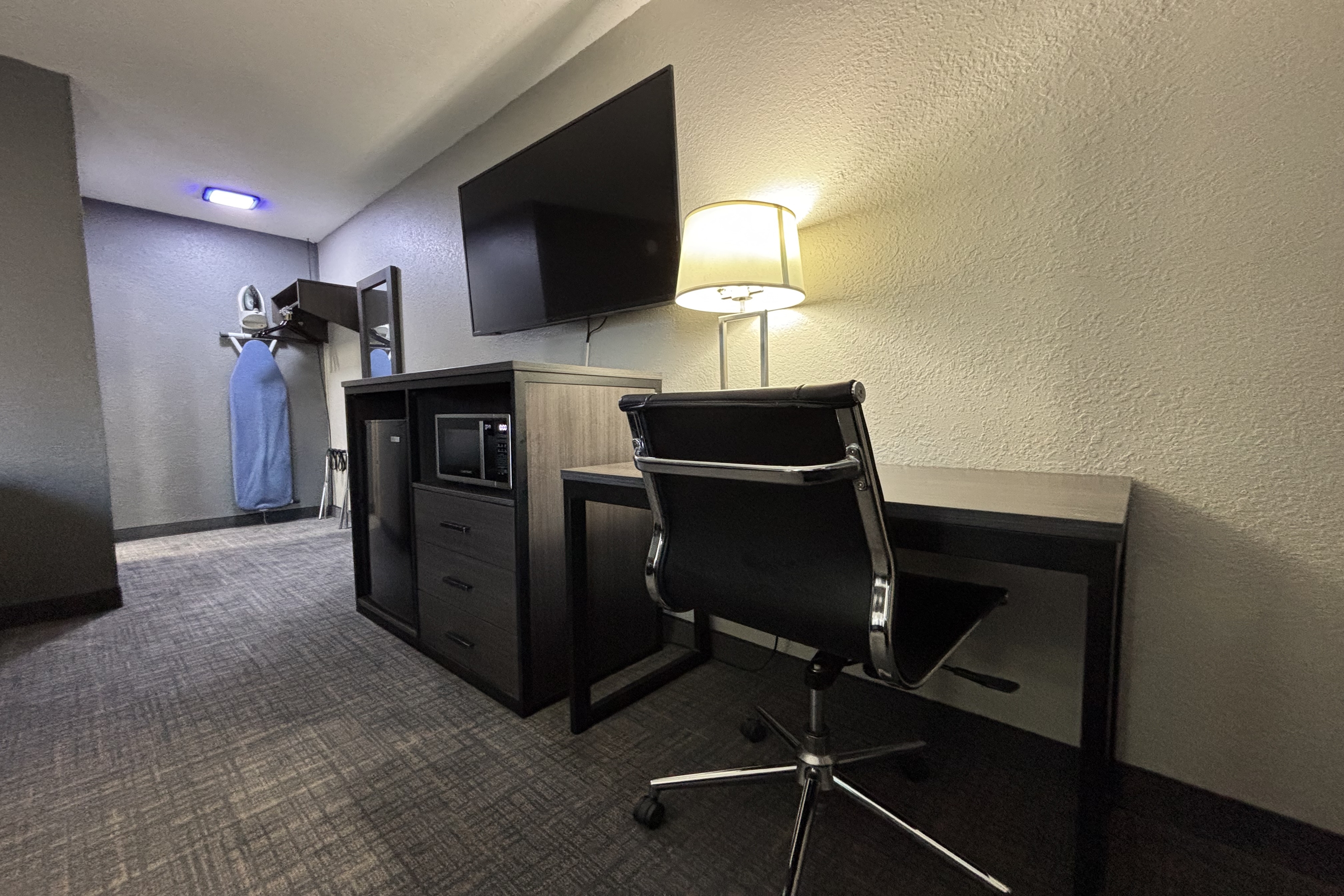 Guest room feature at the Super 8 by Wyndham Belleville IL/St. Louis Area in Belleville, Illinois