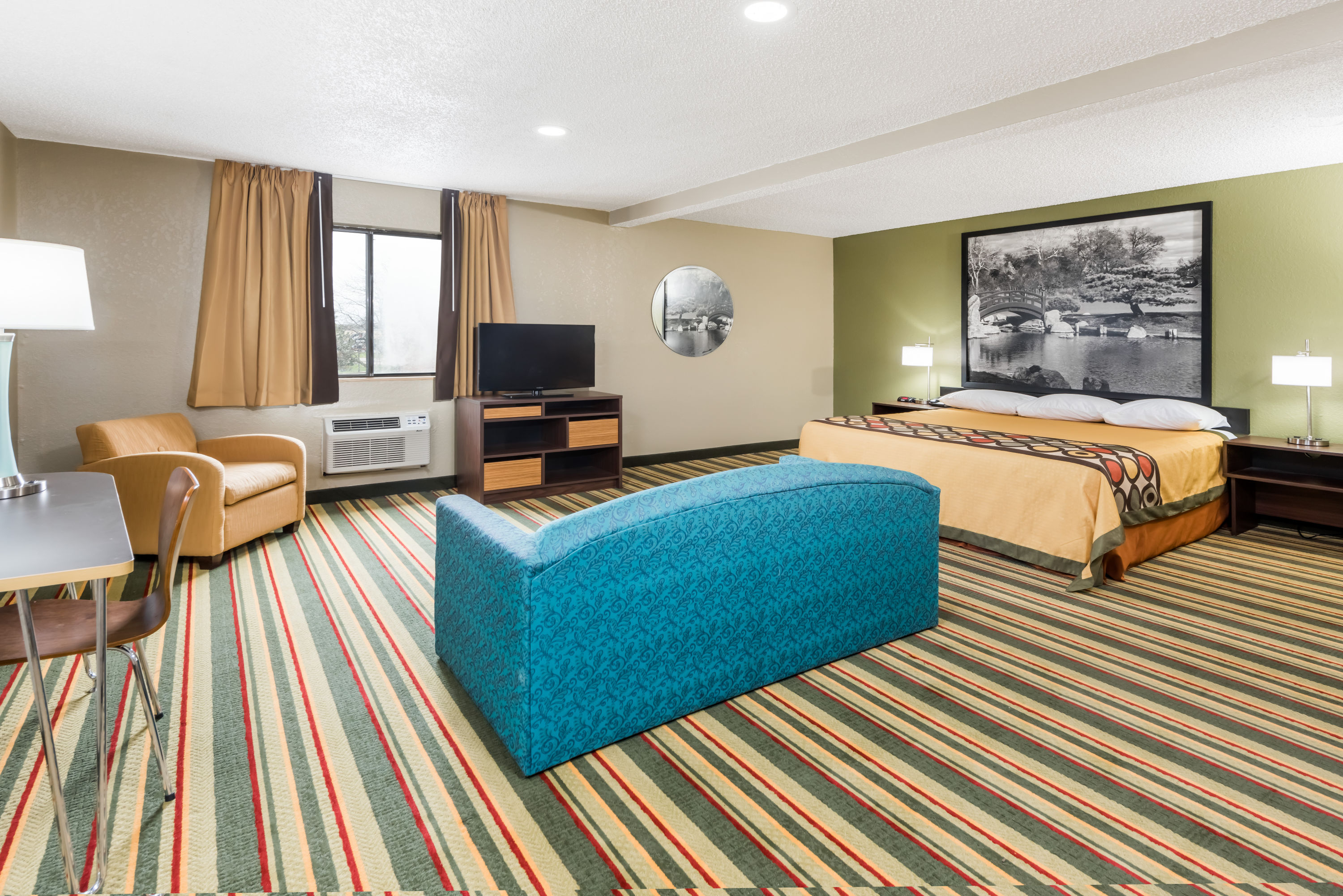 Super 8 by Wyndham Bloomington/Normal suite in Bloomington, Illinois