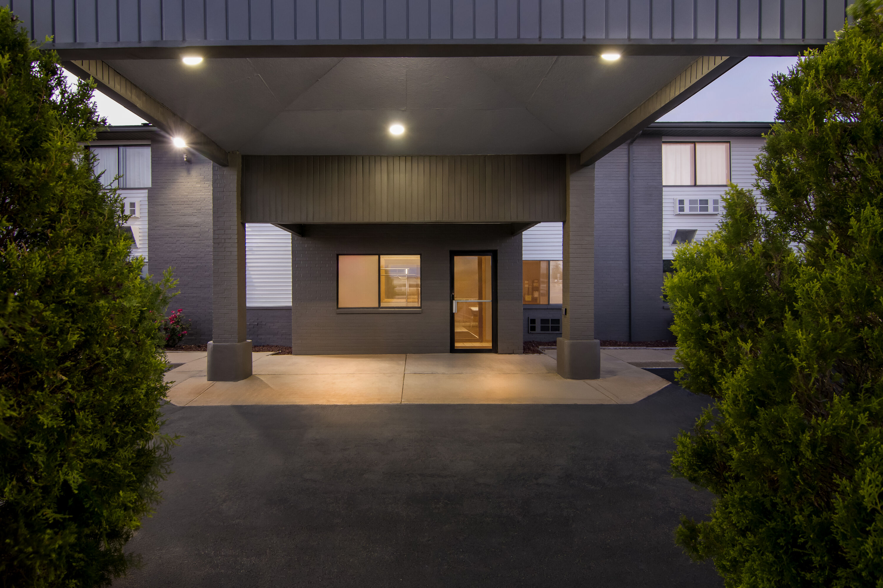 Exterior Night Image of Super 8 by Wyndham Bourbonnais/Kankakee Area hotel in Bourbonnais, Illinois