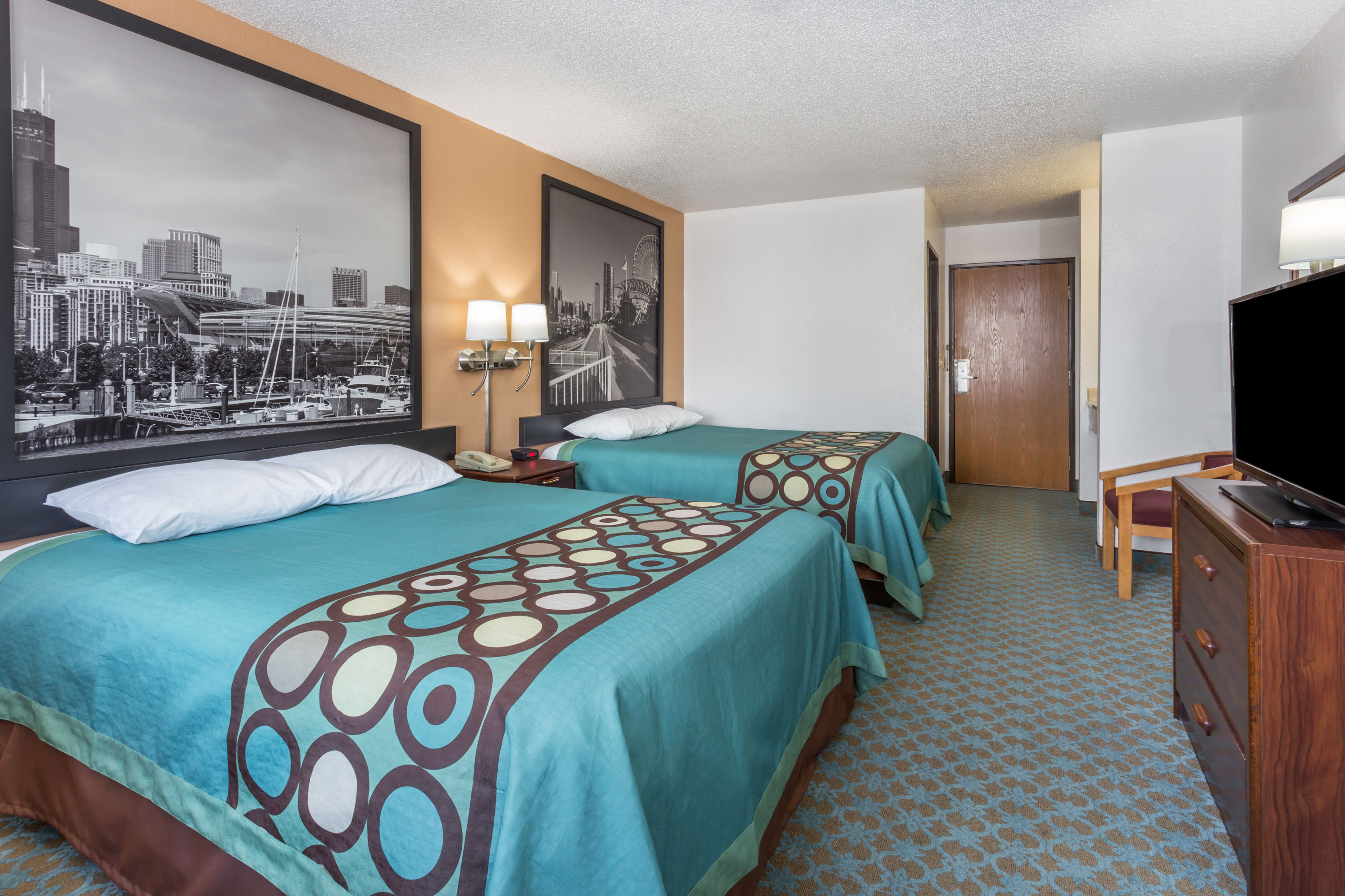 Guest room at the Super 8 by Wyndham Bourbonnais/Kankakee Area in Bourbonnais, Illinois