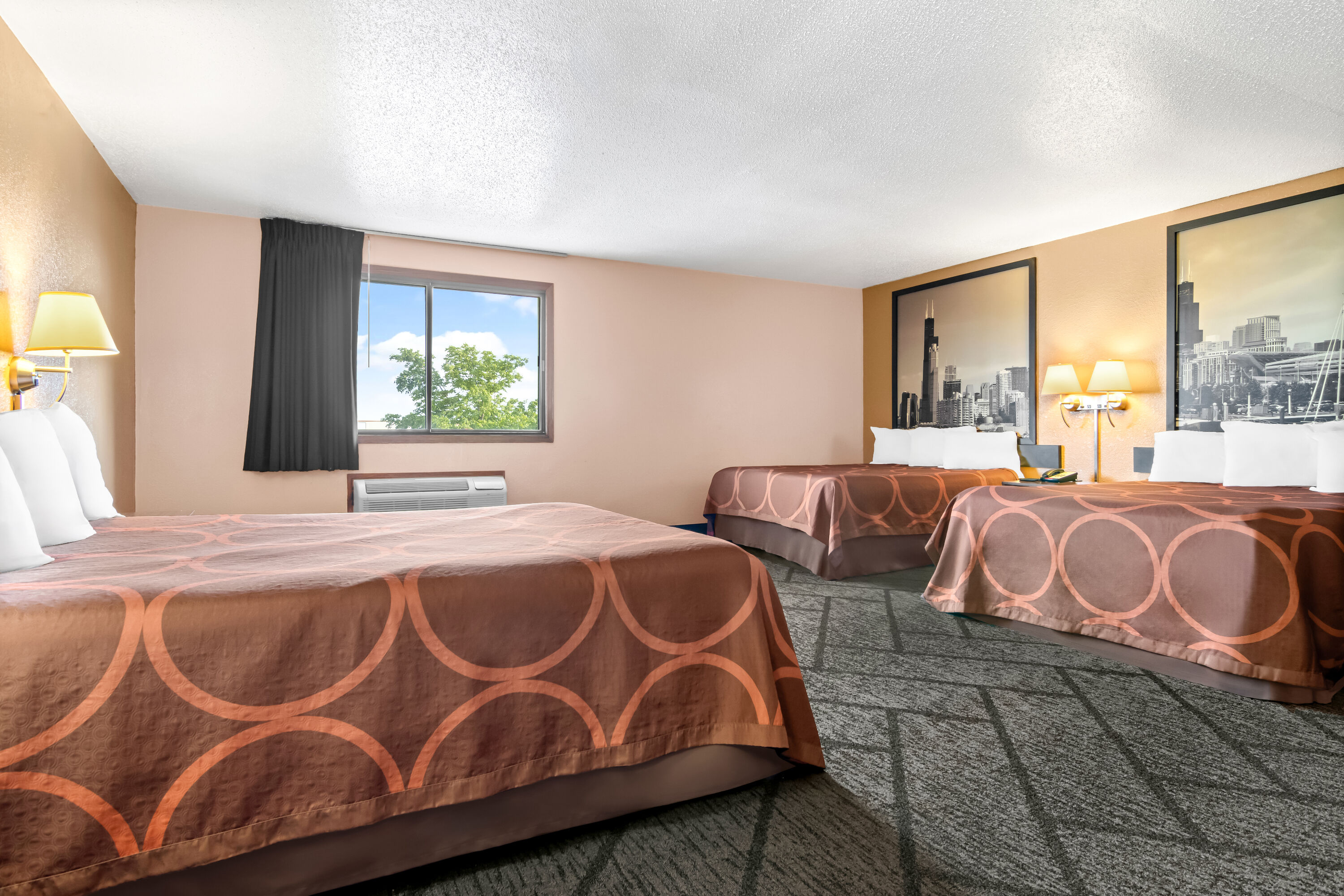Double bed guest room at the Super 8 by Wyndham Bourbonnais/Kankakee Area in Bourbonnais, Illinois