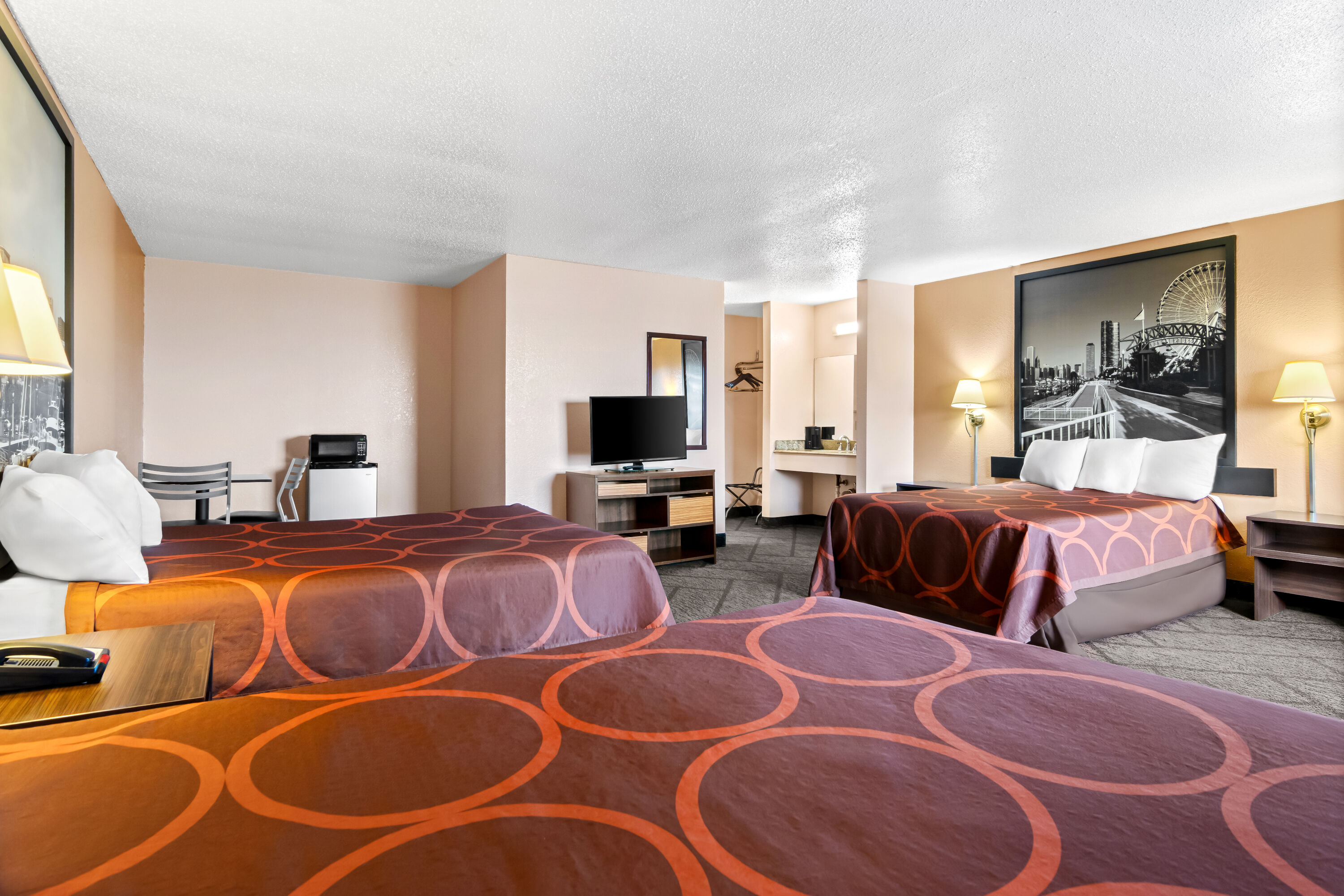 Double bed guest room at the Super 8 by Wyndham Bourbonnais/Kankakee Area in Bourbonnais, Illinois