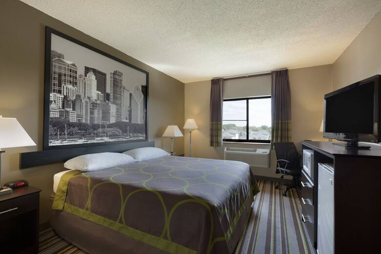 Guest room at the Super 8 Bridgeview/Chicago Area in Bridgeview, Illinois