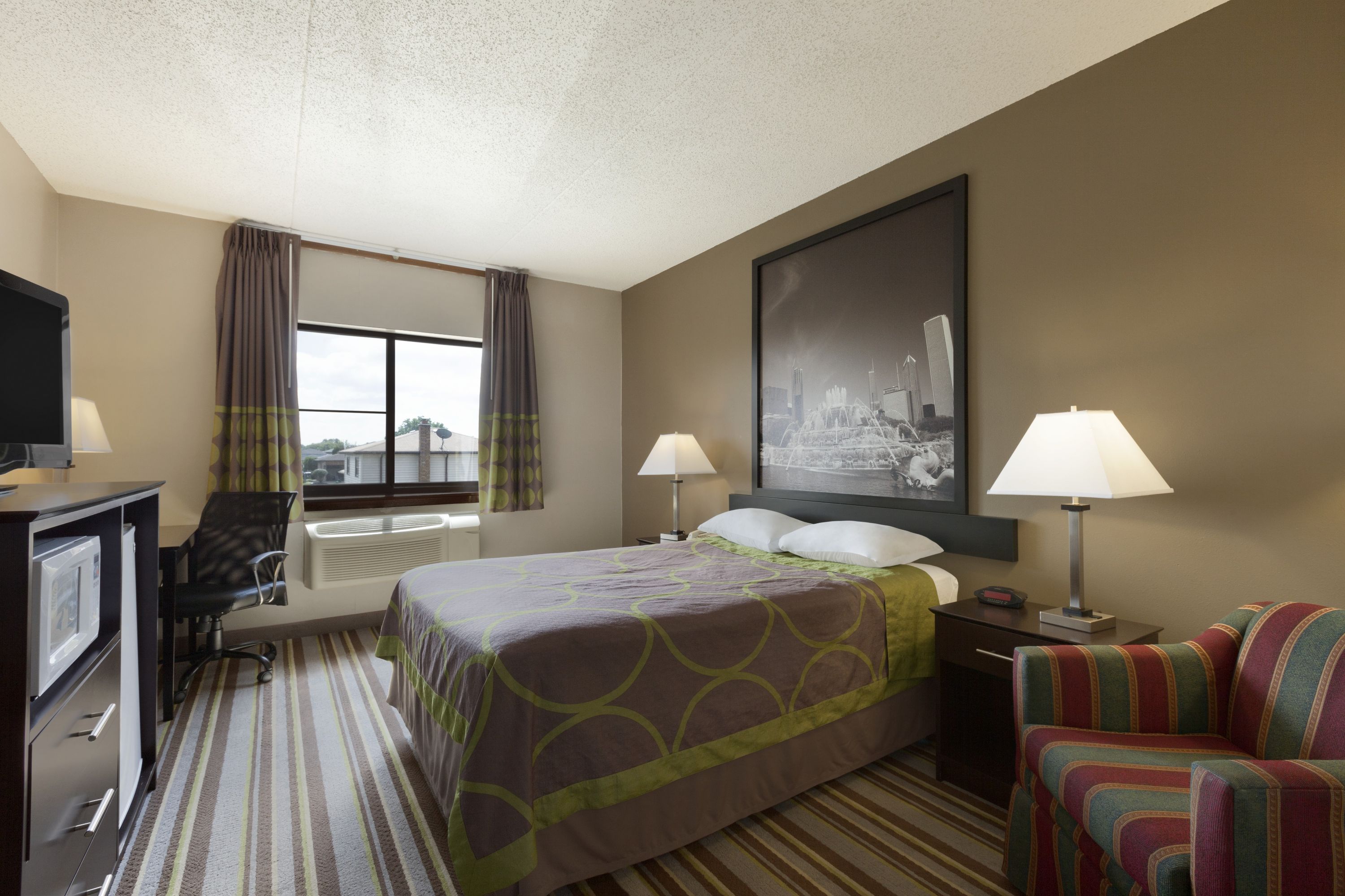 Guest room at the Super 8 by Wyndham Bridgeview/Chicago Area in Bridgeview, Illinois