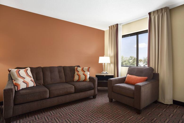 Super 8 Carbondale suite in Carbondale, Illinois