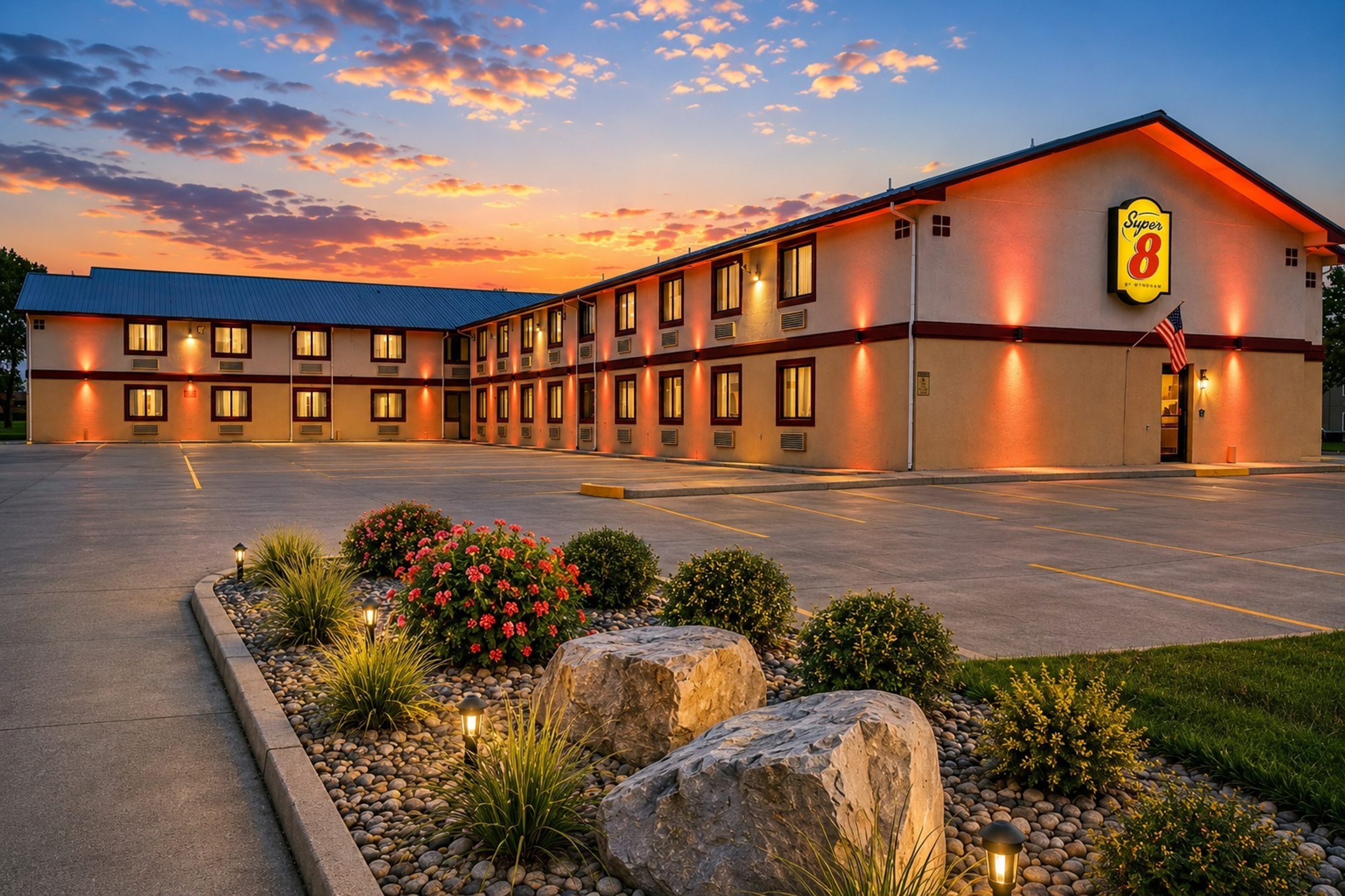 Exterior of Super 8 by Wyndham Champaign hotel in Champaign, Illinois
