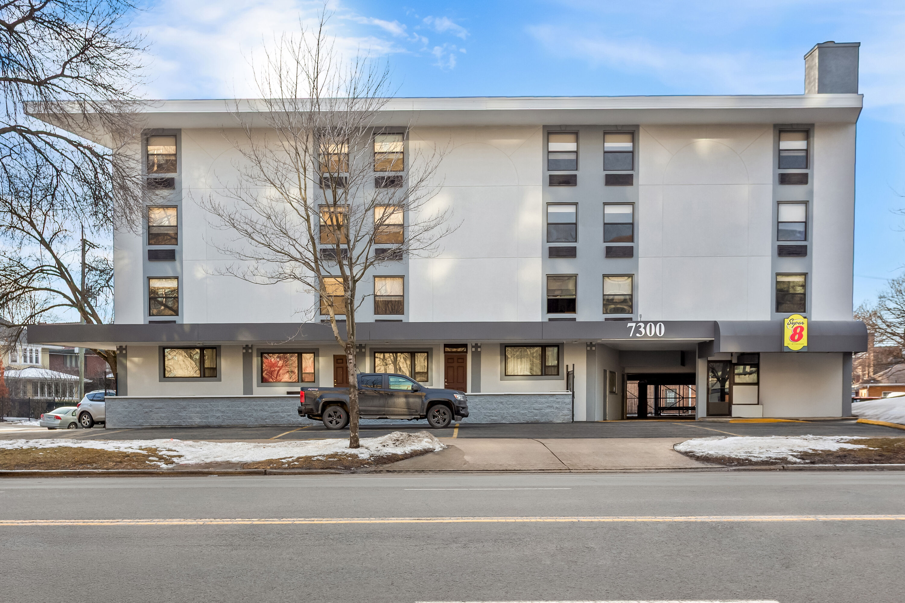 Exterior Day Image of Super 8 by Wyndham Chicago IL hotel in Chicago, Illinois