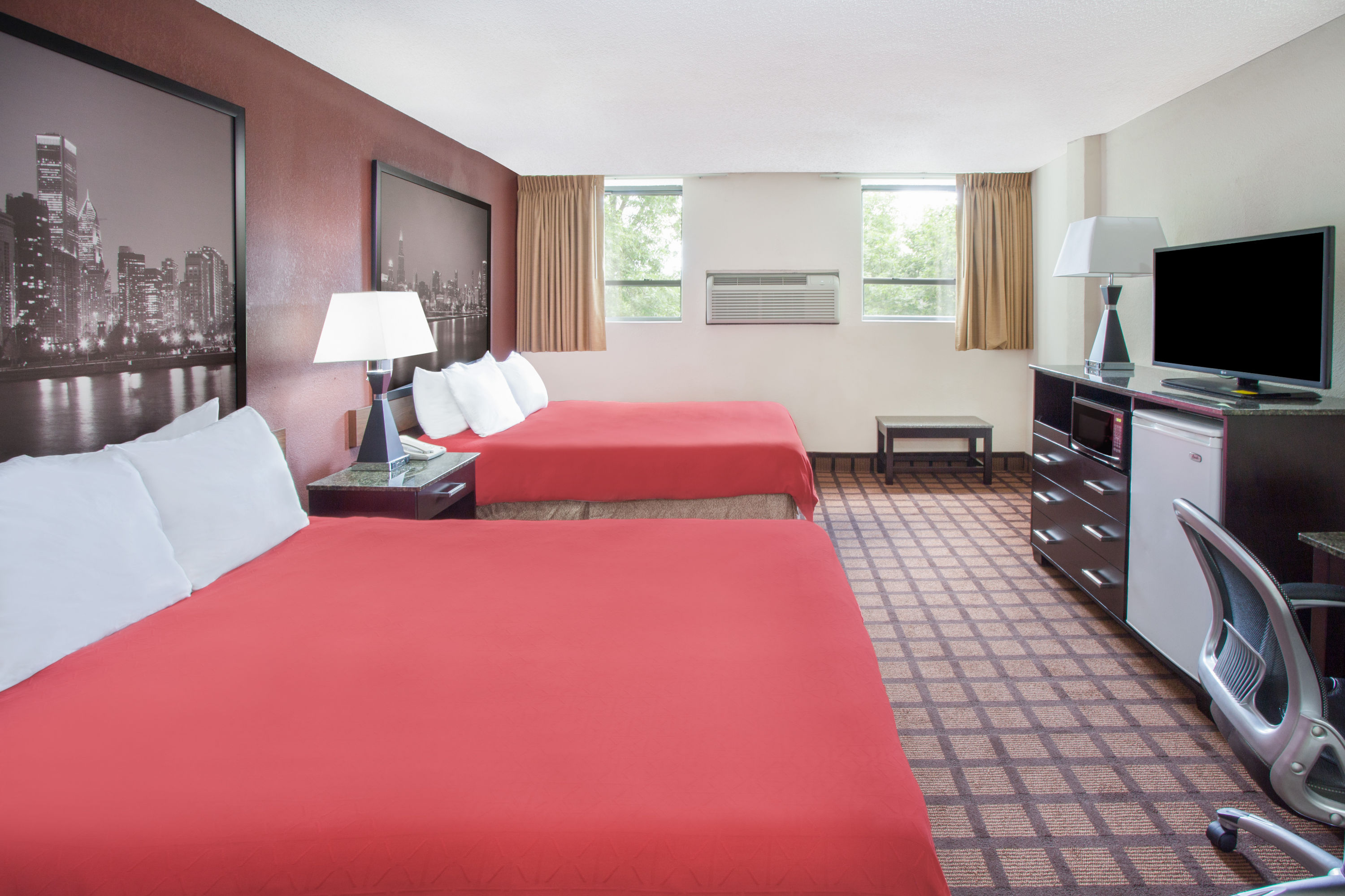 Super 8 by Wyndham Chicago IL Room Near Loyola University Chicago