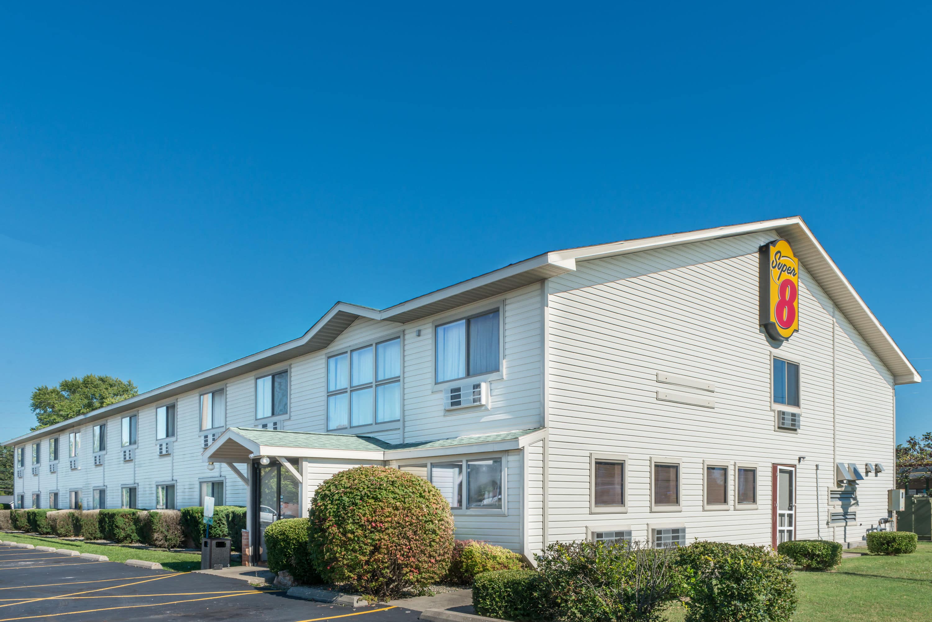 Super 8 by Wyndham Du Quoin Du Quoin, IL Hotels