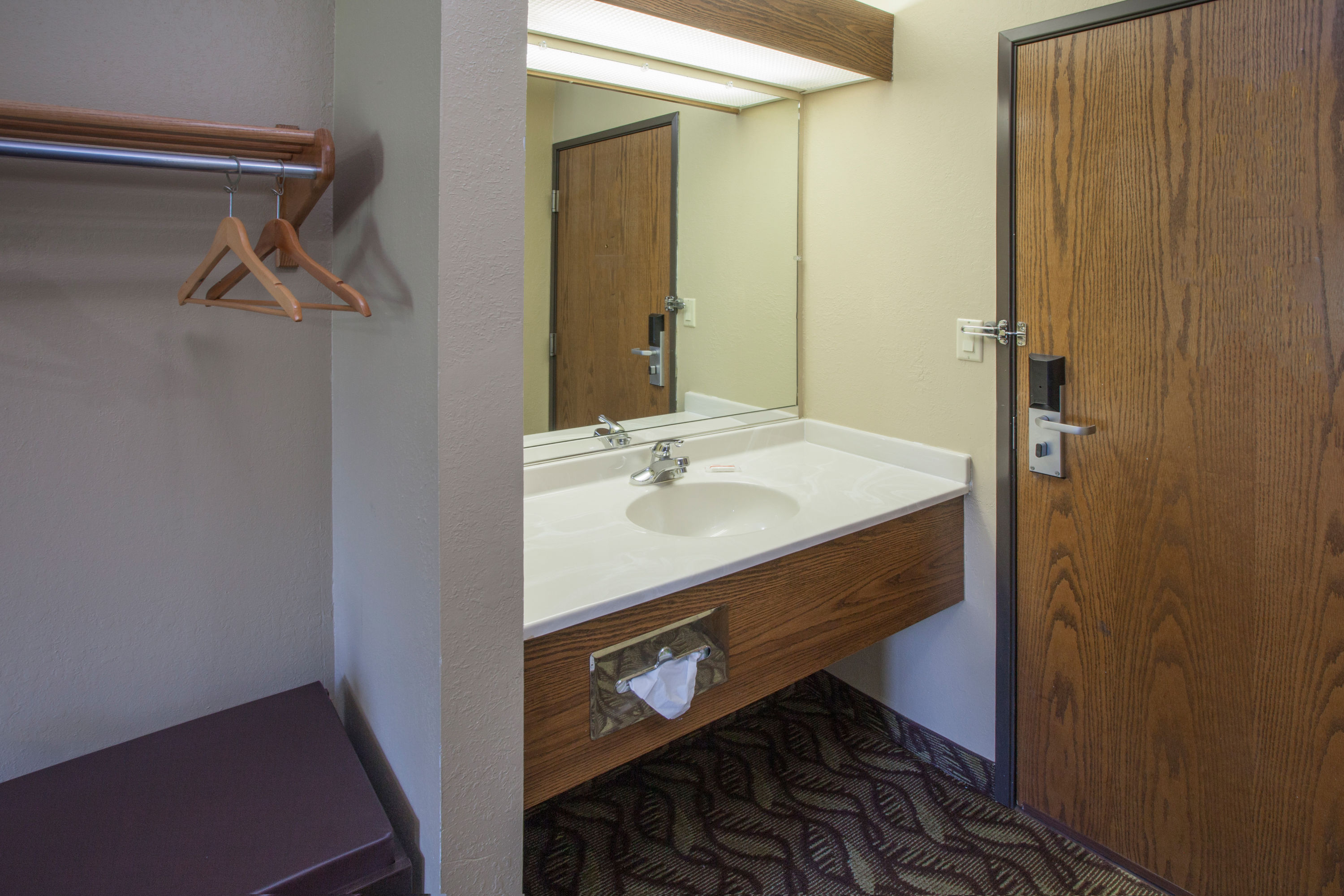 Guest room bath at the Super 8 by Wyndham Dwight in Dwight, Illinois