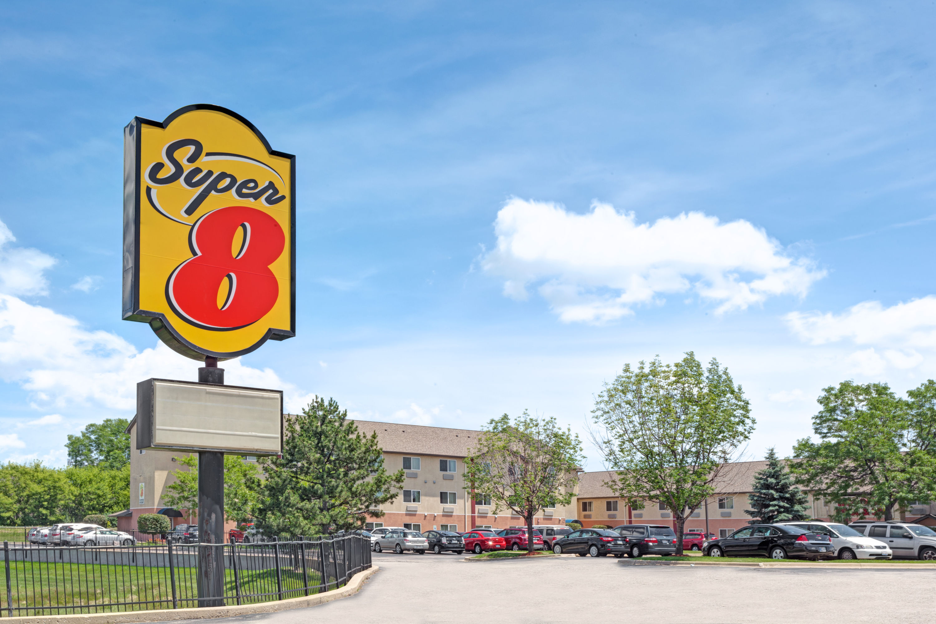Super 8 by Wyndham Chicago O