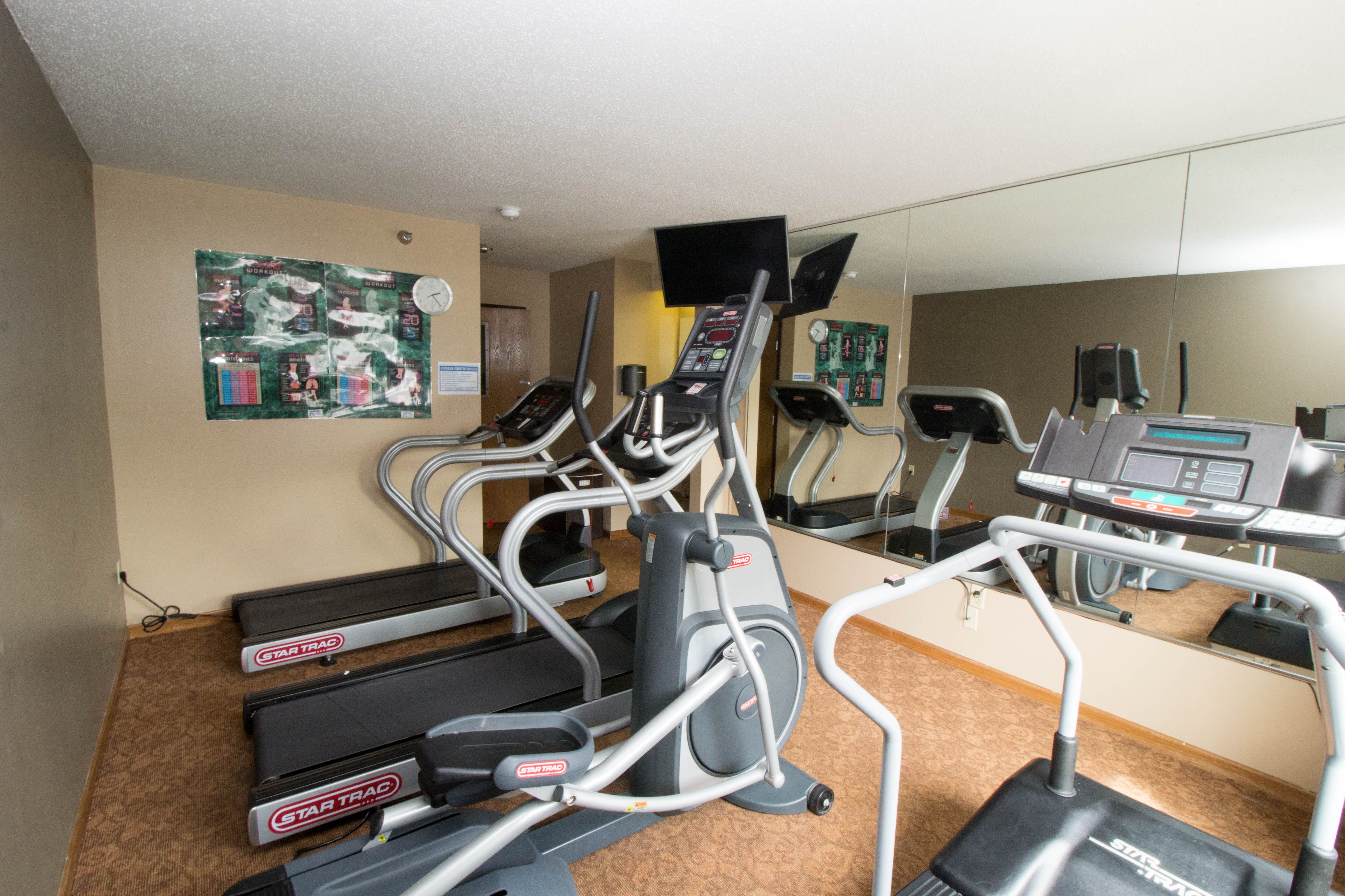 Fitness room at Super 8 by Wyndham Chicago O'Hare Airport in Elk Grove Village, Illinois