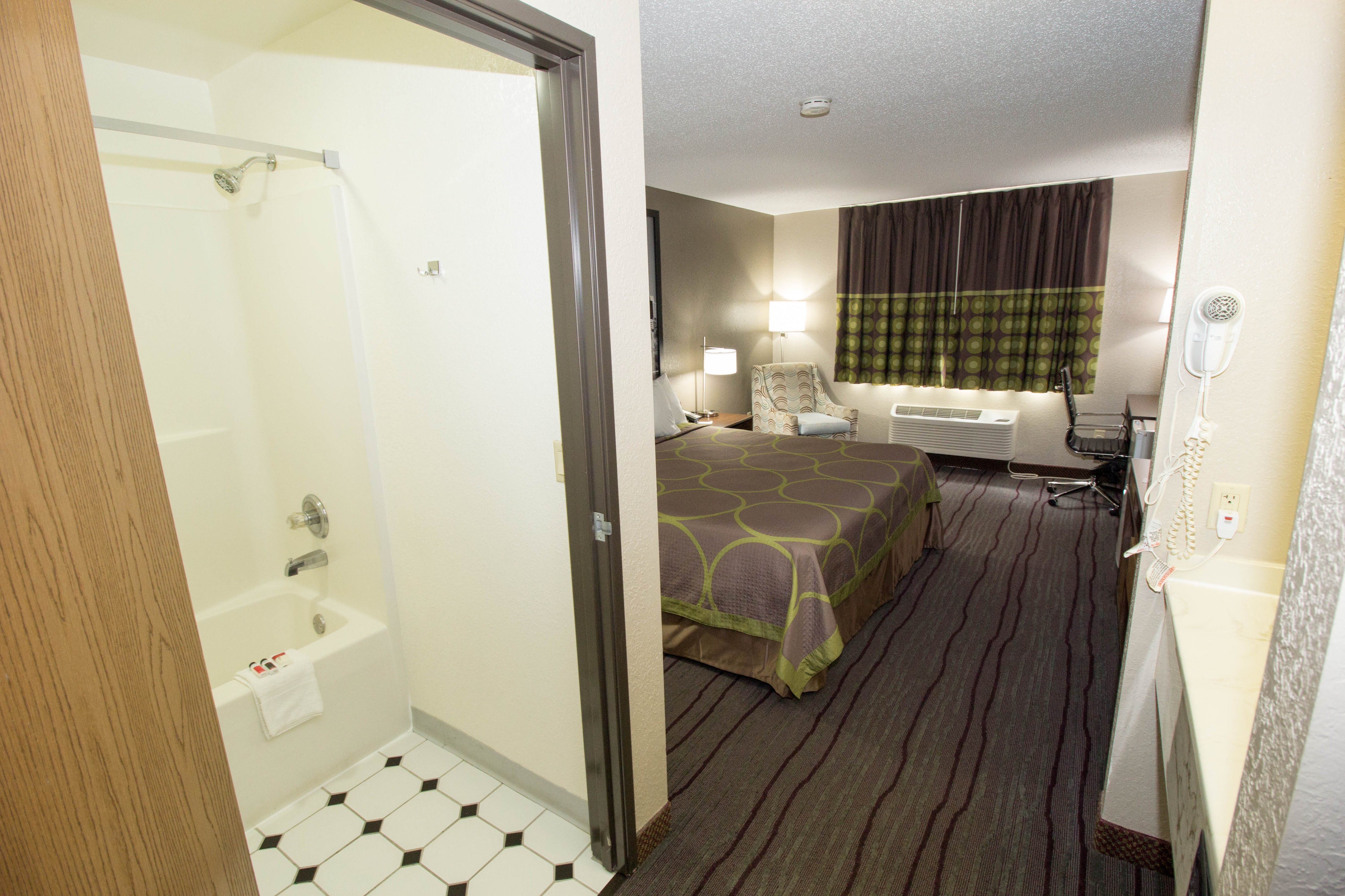 Super 8 By Wyndham Chicago O Hare Airport Elk Grove