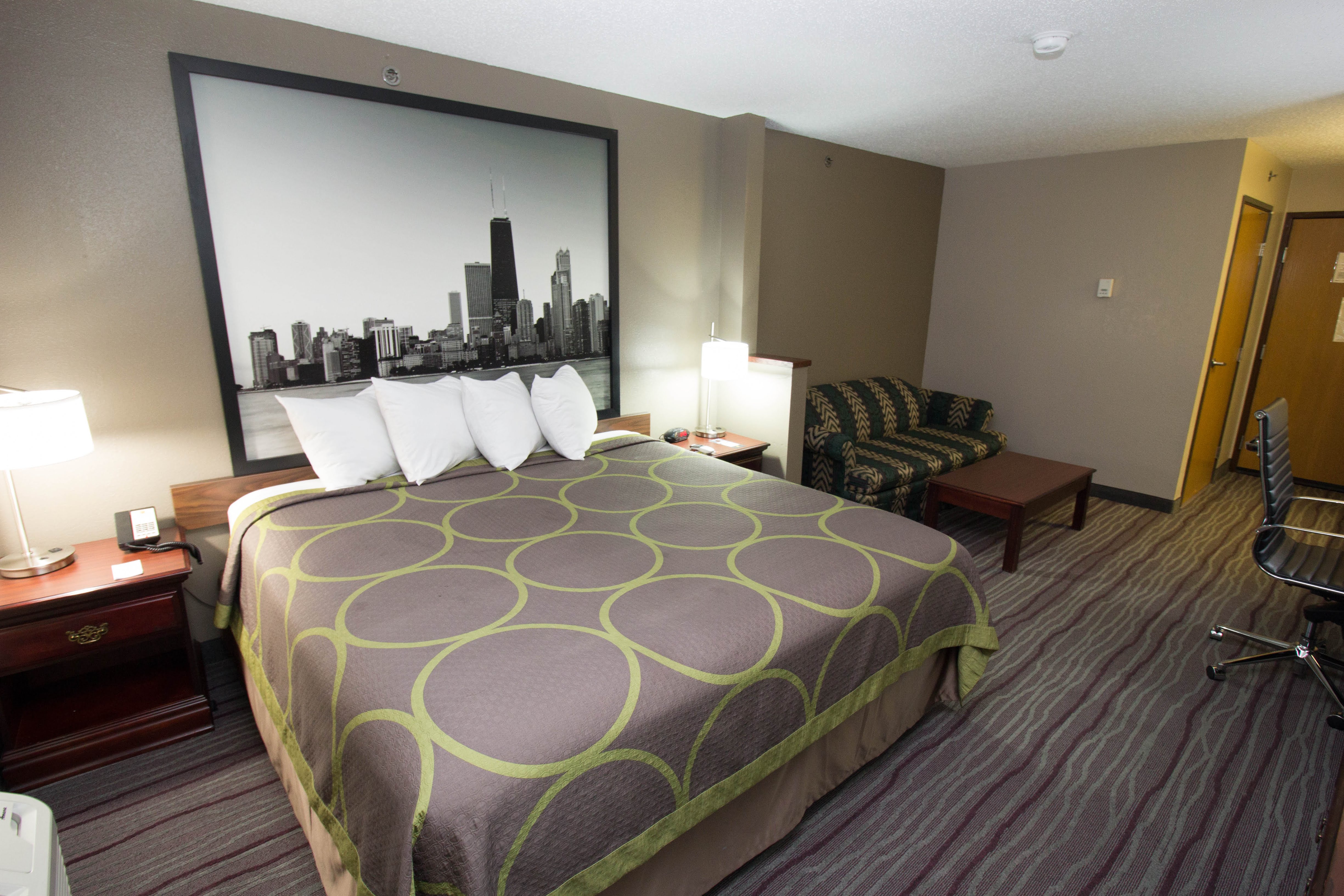 Guest room at the Super 8 by Wyndham Chicago O'Hare Airport in Elk Grove Village, Illinois