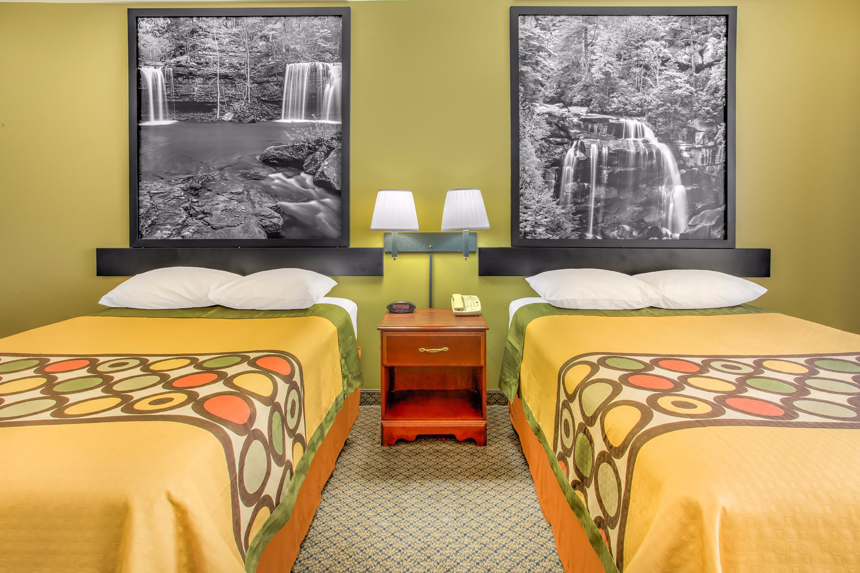 Guest room at the Super 8 by Wyndham Galva in Galva, Illinois