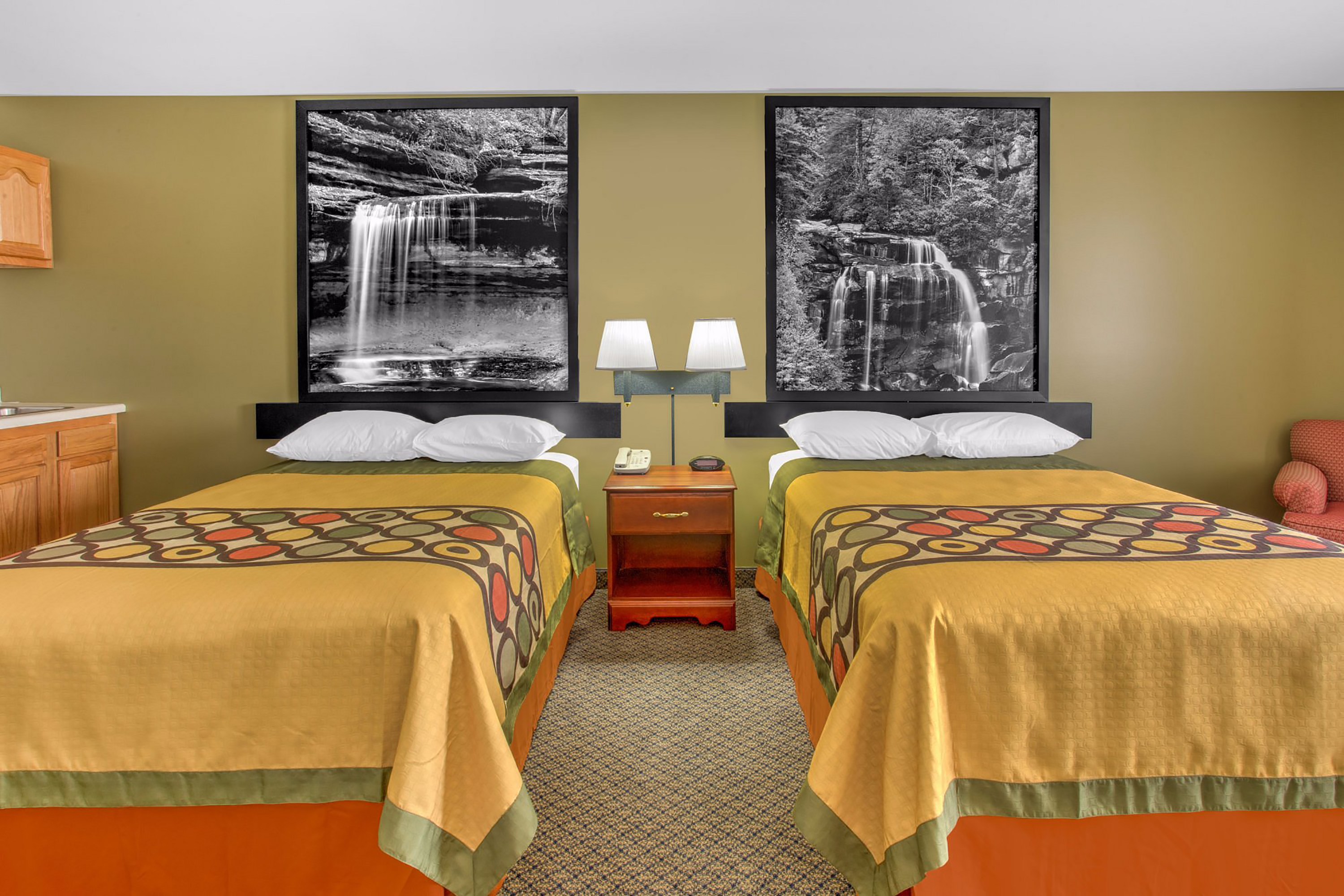 Guest room at the Super 8 by Wyndham Galva in Galva, Illinois