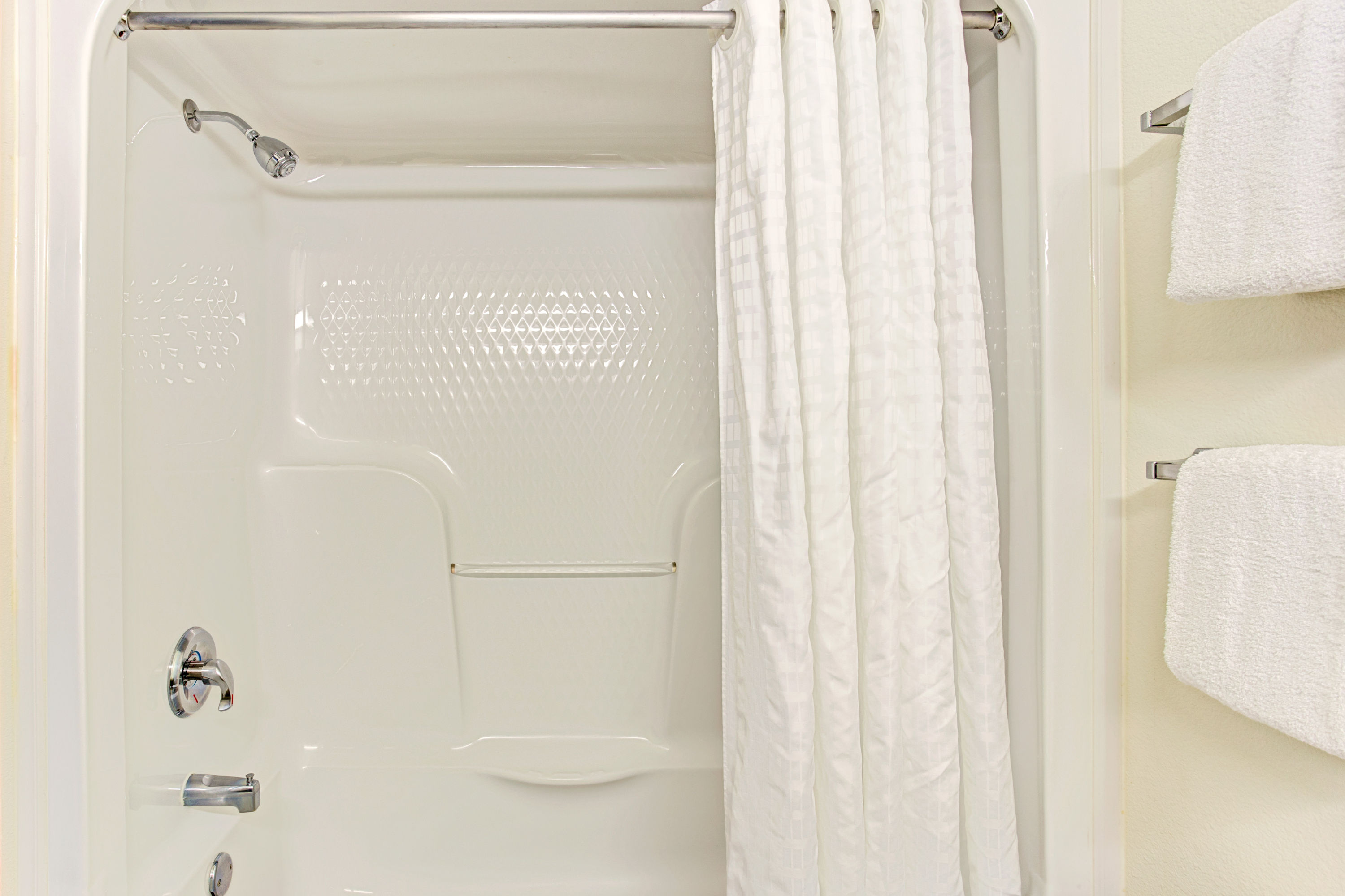 Guest room at the Super 8 by Wyndham Gurnee in Gurnee, Illinois