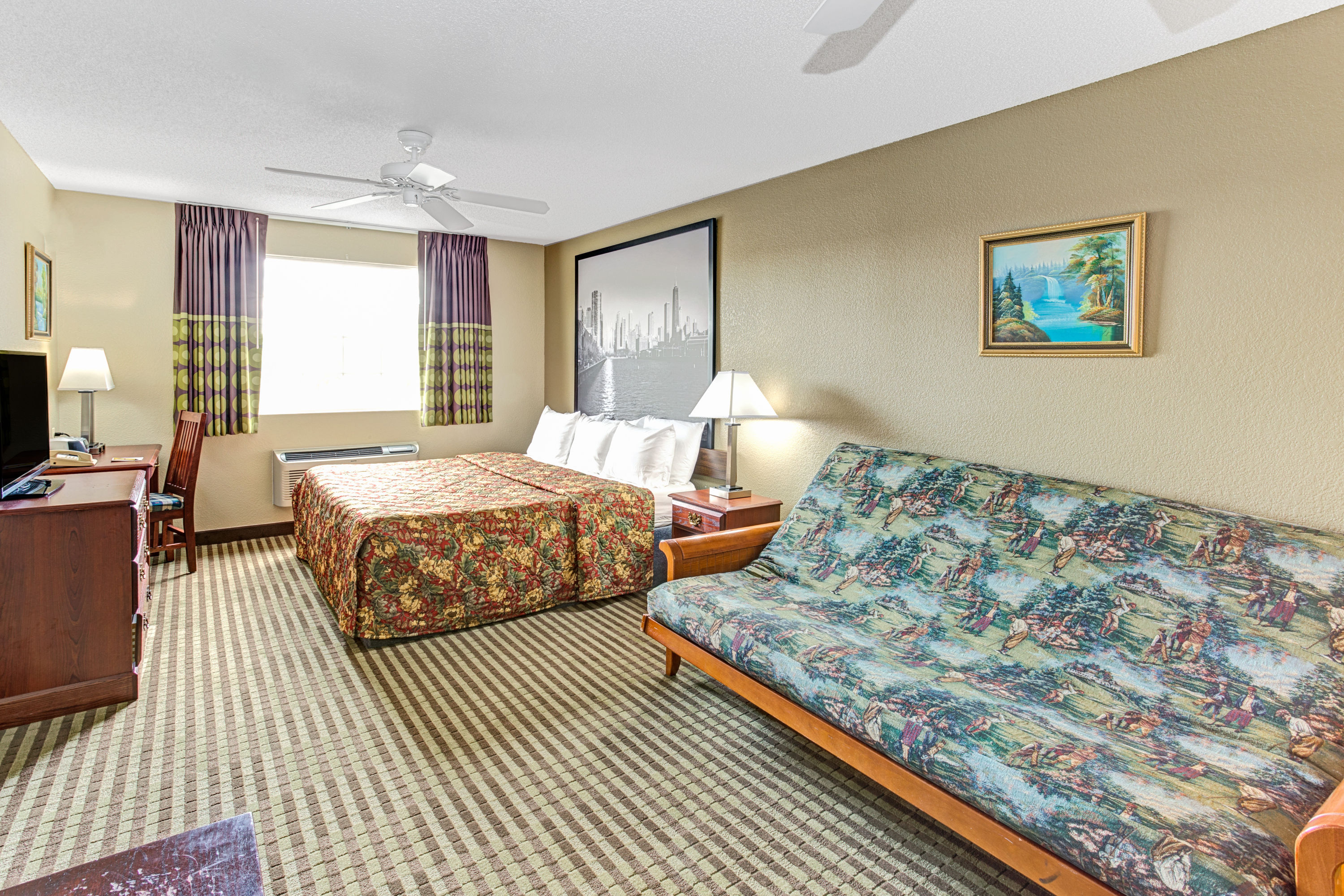 Super 8 by Wyndham Gurnee suite in Gurnee, Illinois