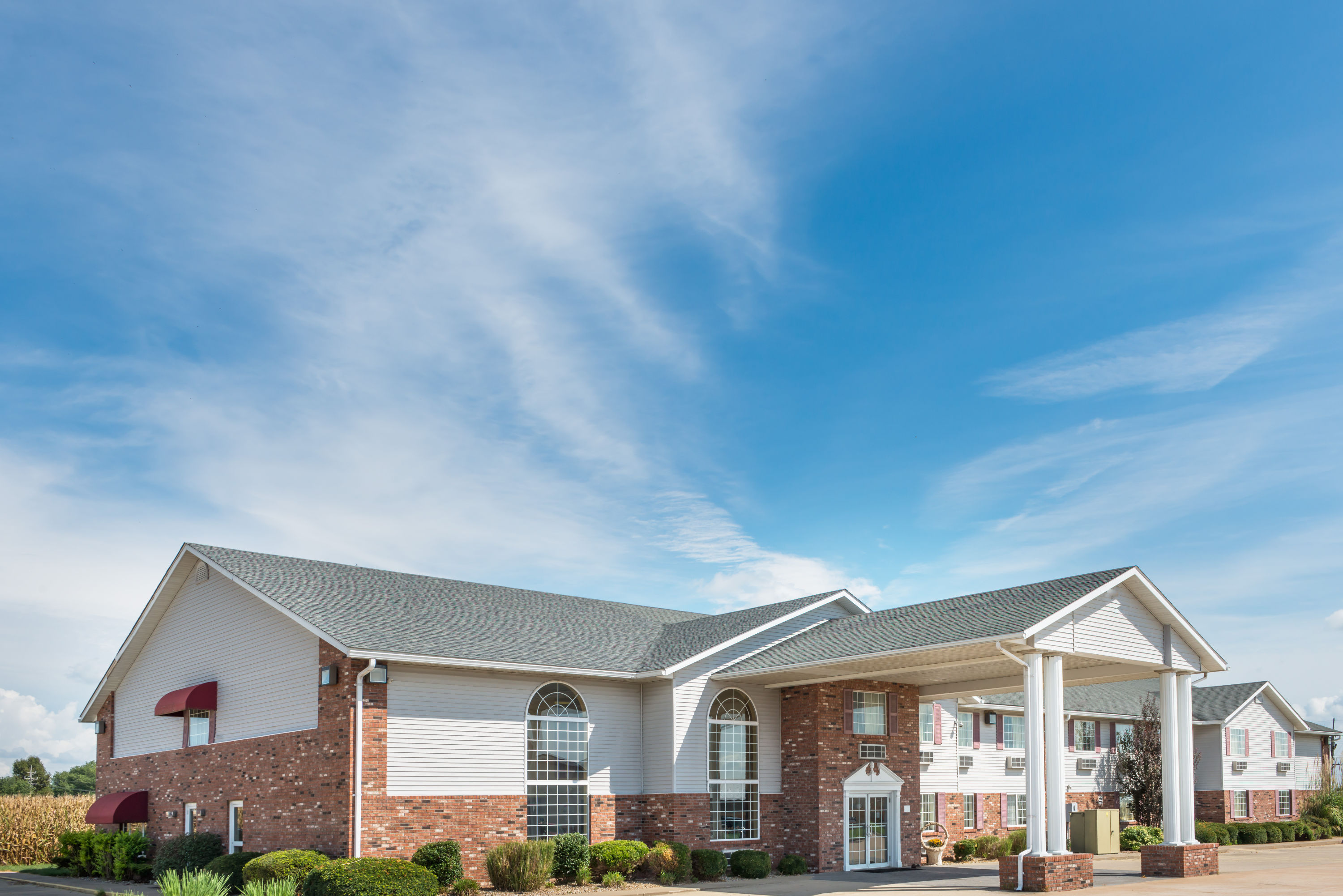Exterior of Super 8 by Wyndham Jerseyville hotel in Jerseyville, Illinois