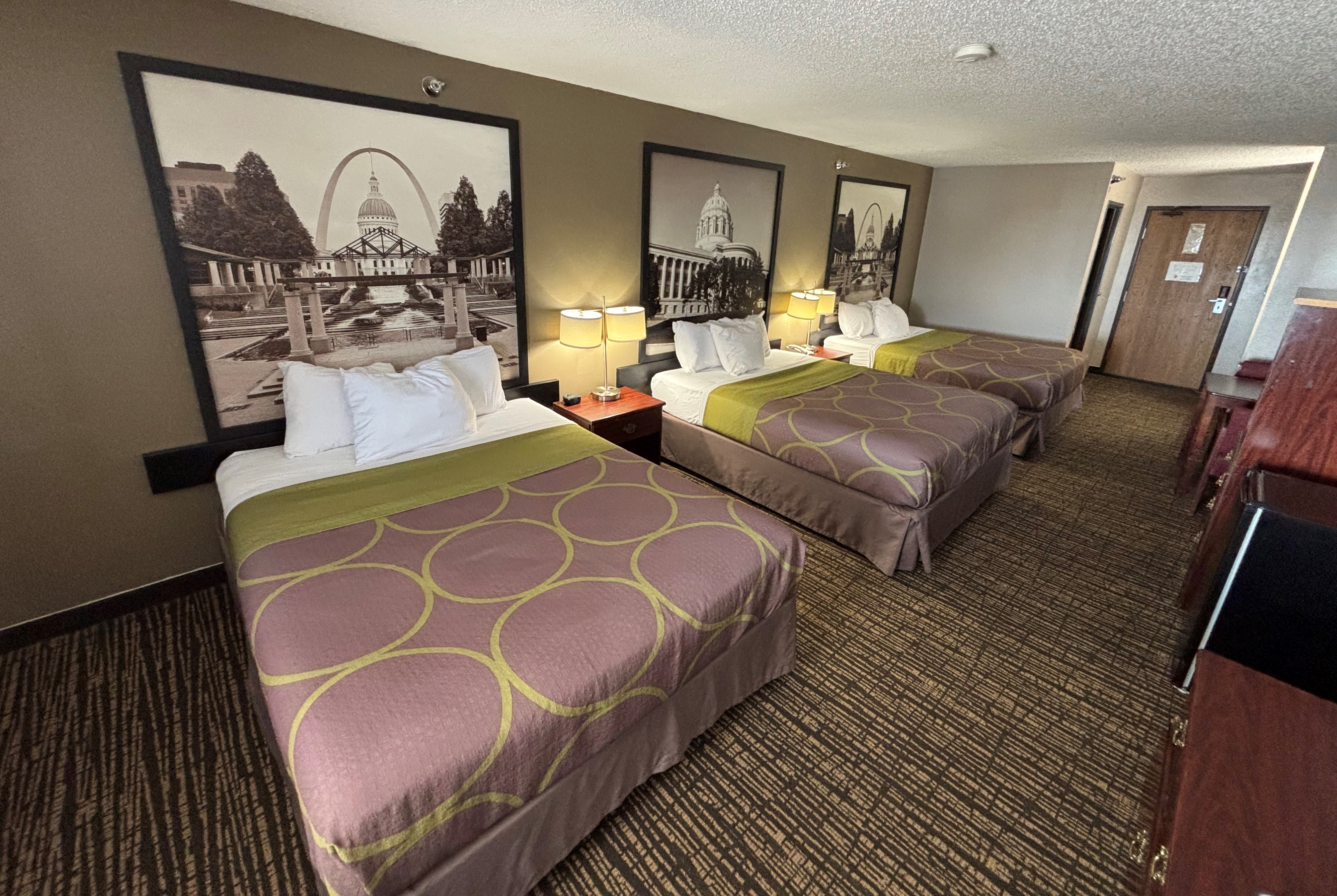 Guest room at the Super 8 by Wyndham Jerseyville in Jerseyville, Illinois