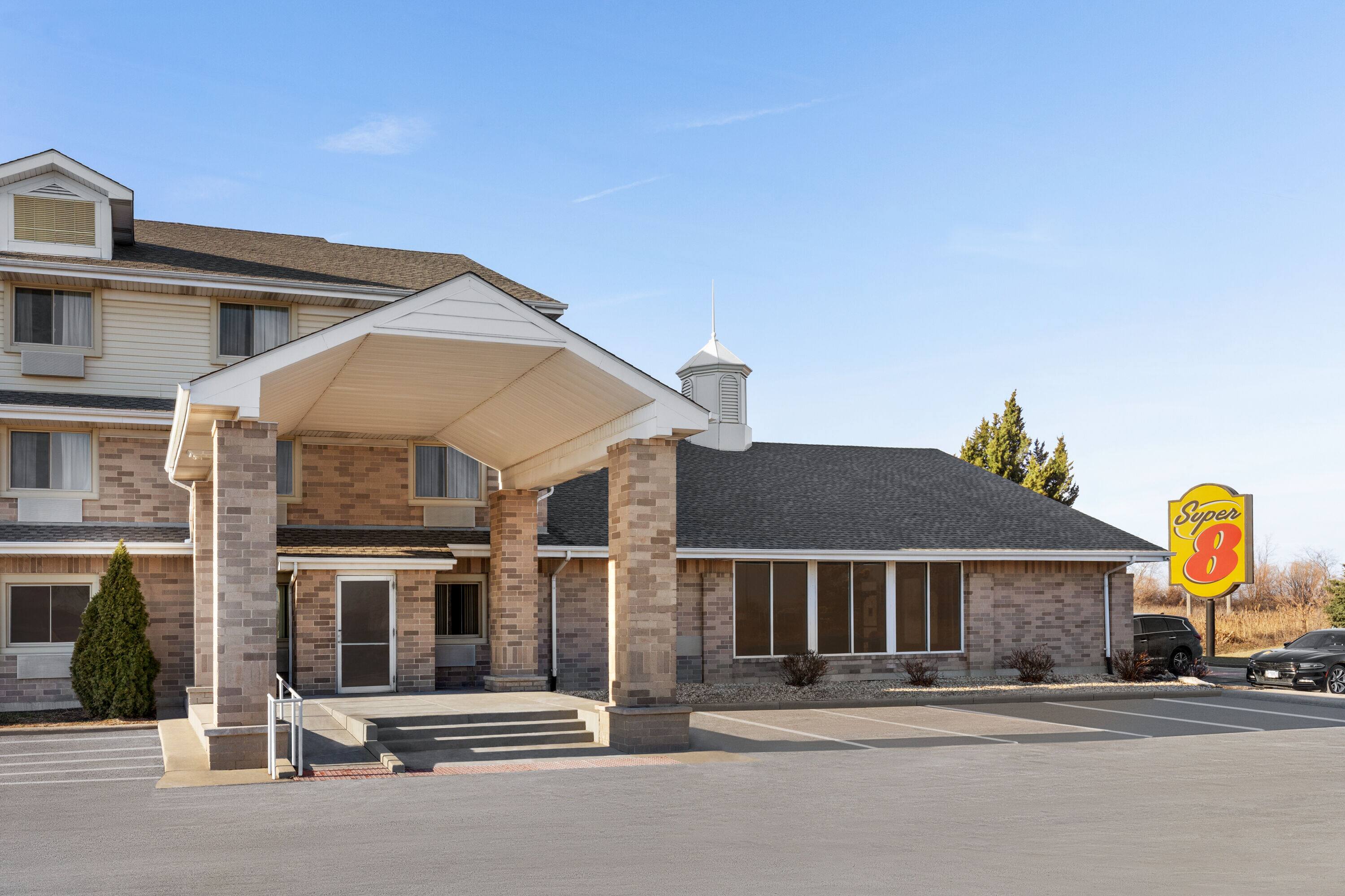 super-8-by-wyndham-joliet-i-55-n-chicago-joliet-il-hotels