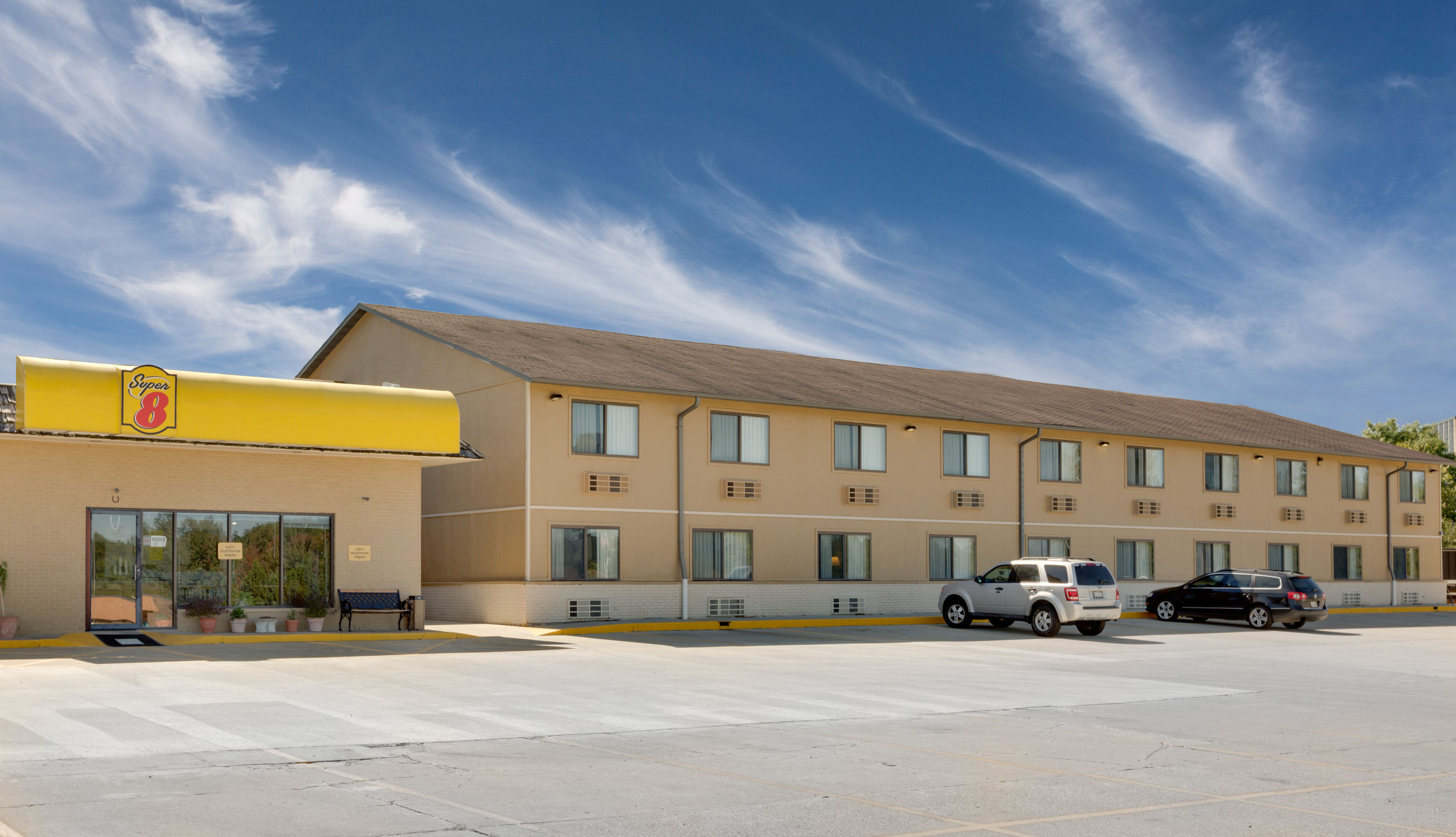 Exterior Day Image of Super 8 by Wyndham Macomb hotel in Macomb, Illinois