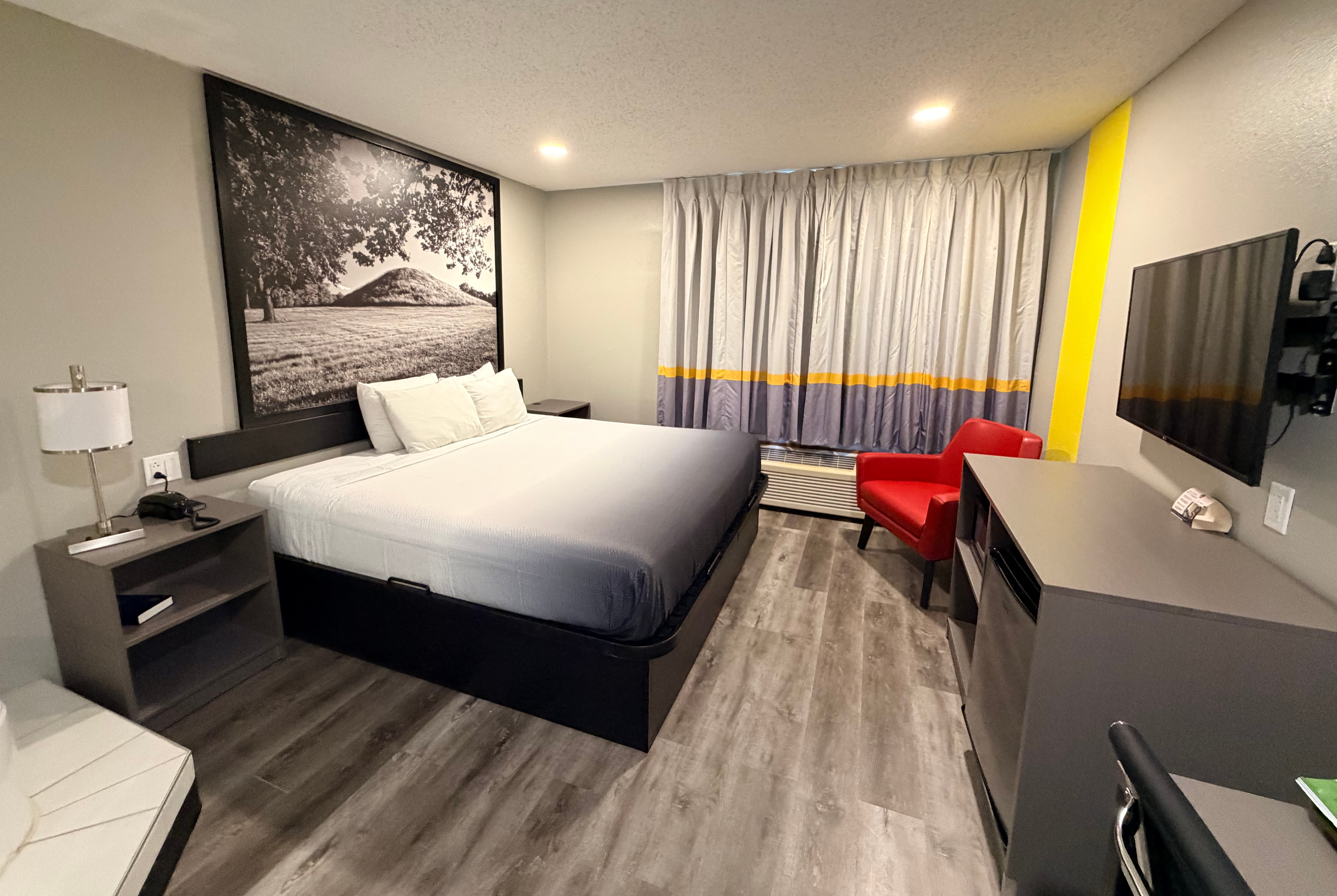 Guest room at the Super 8 by Wyndham Macomb in Macomb, Illinois