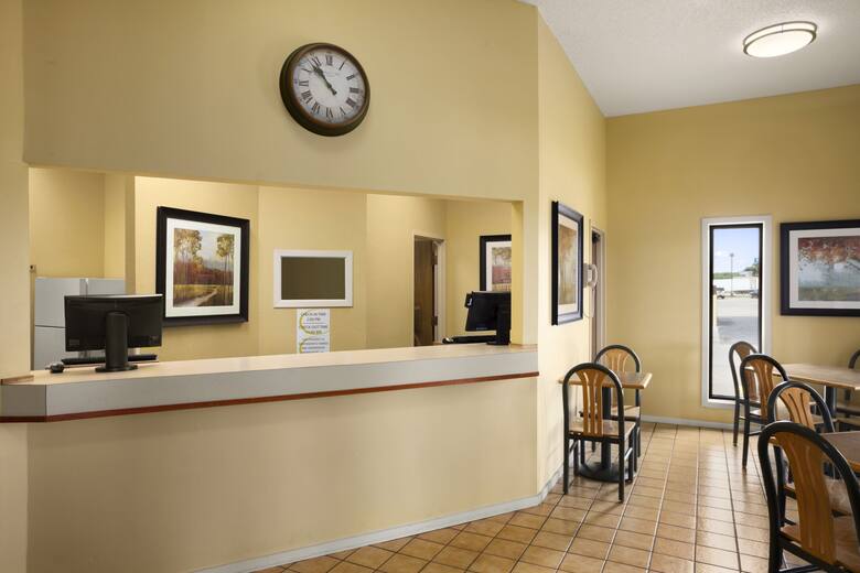 Super 8 Marion hotel lobby in Marion, Illinois