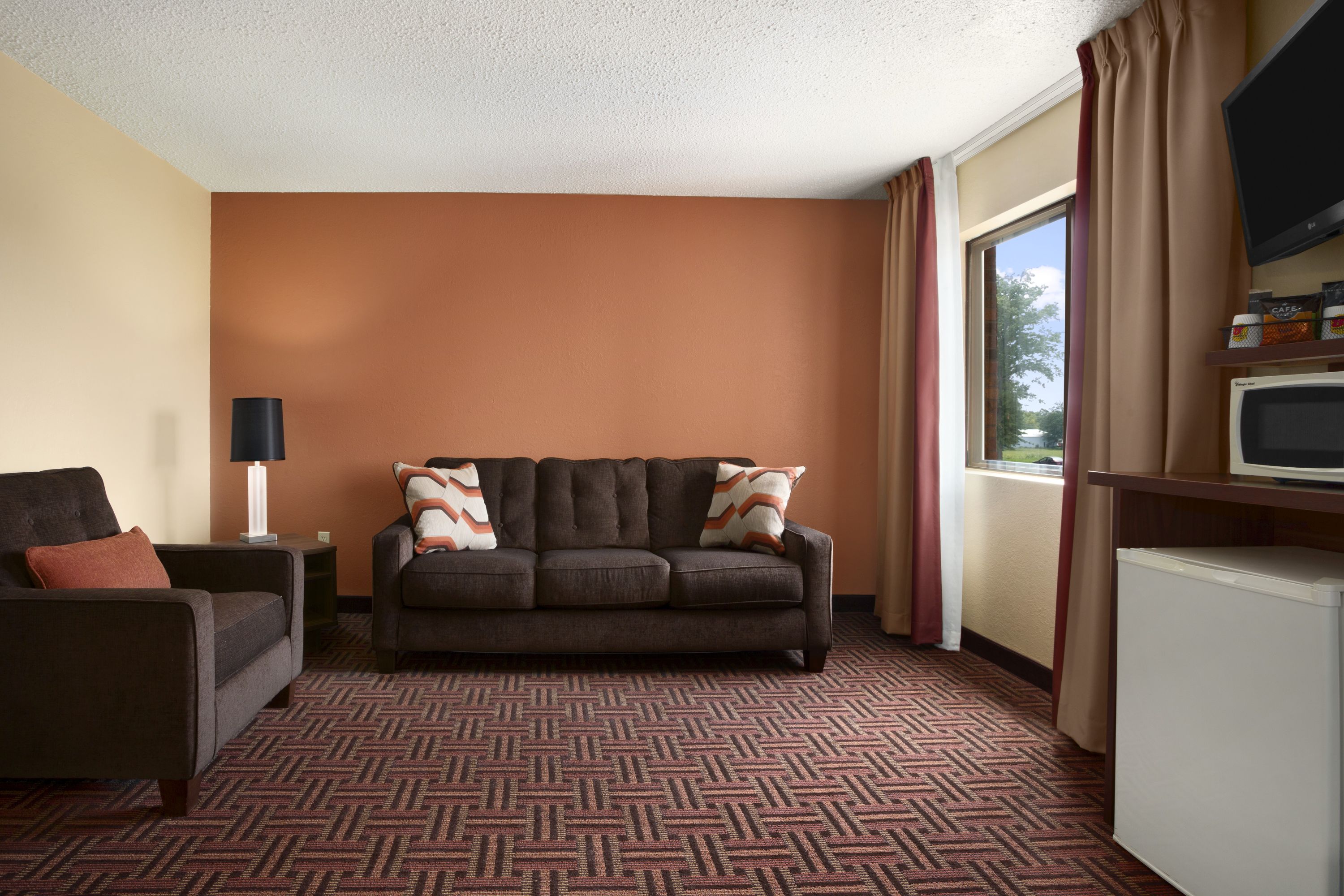 Super 8 by Wyndham Marion suite in Marion, Illinois