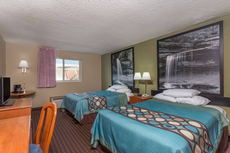 Guest room at the Super 8 Mendota in Mendota, Illinois
