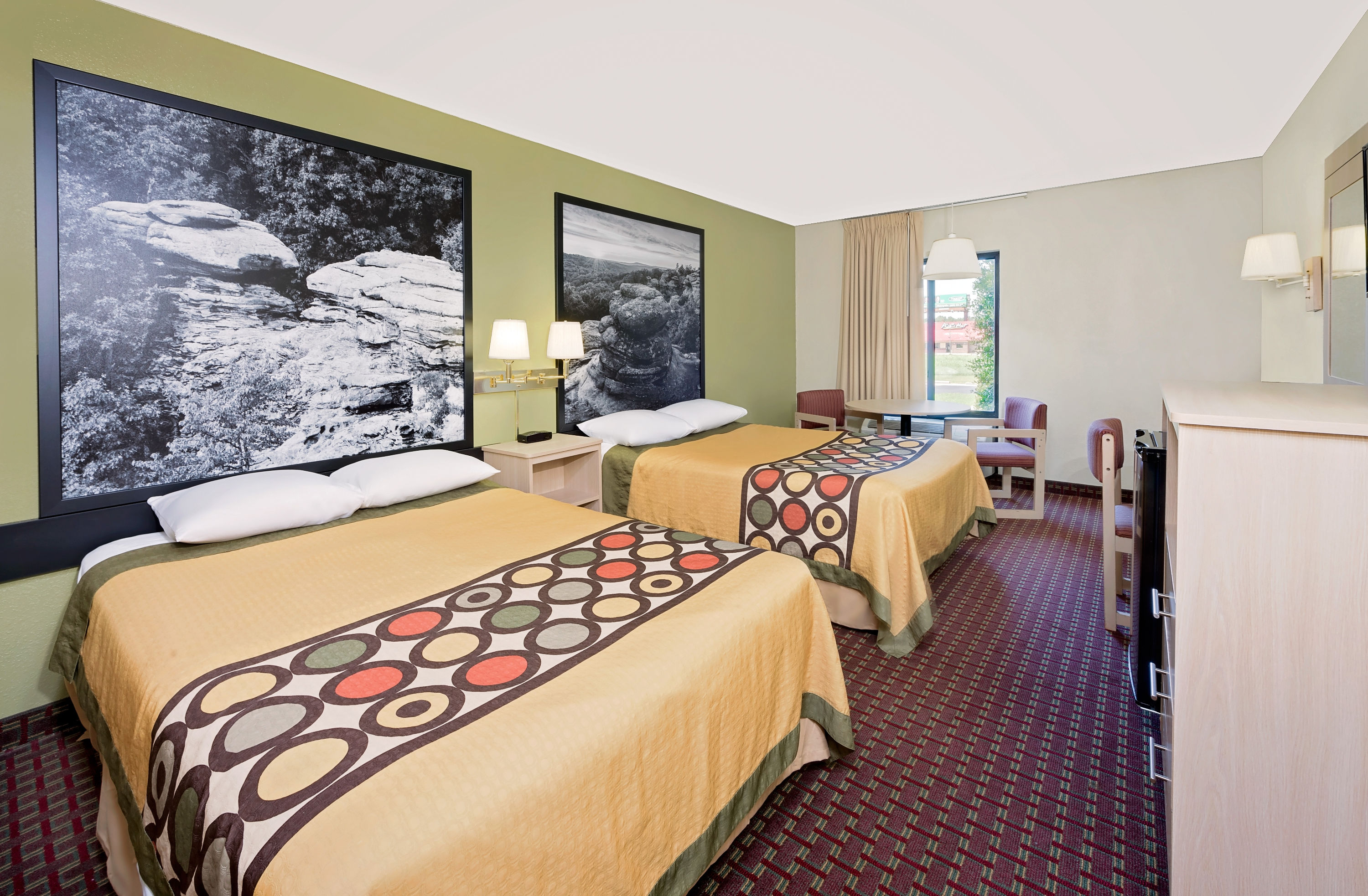 Guest room at the Super 8 by Wyndham Metropolis in Metropolis, Illinois