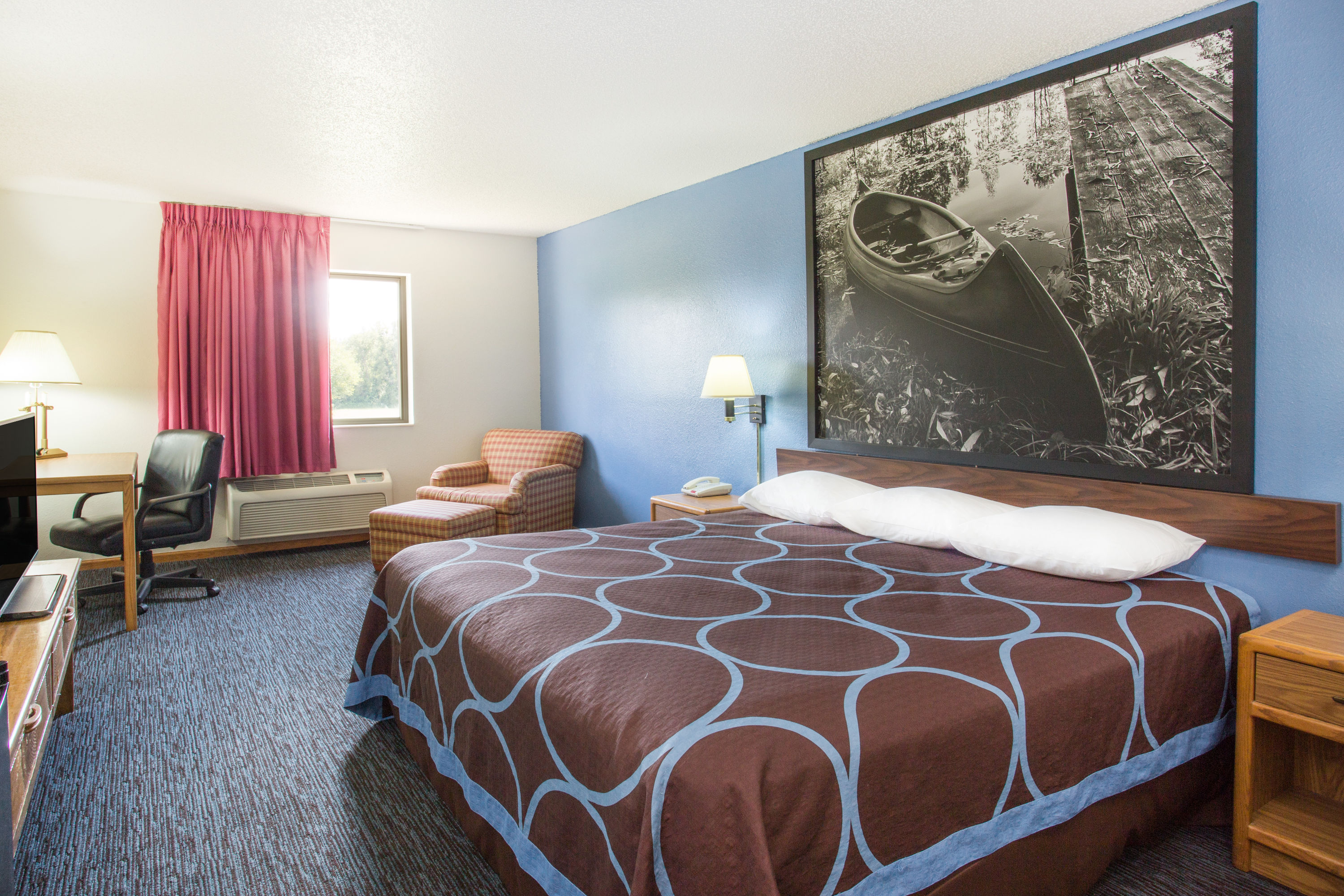 Super Wyndham Monmouth Monmouth  Hotels