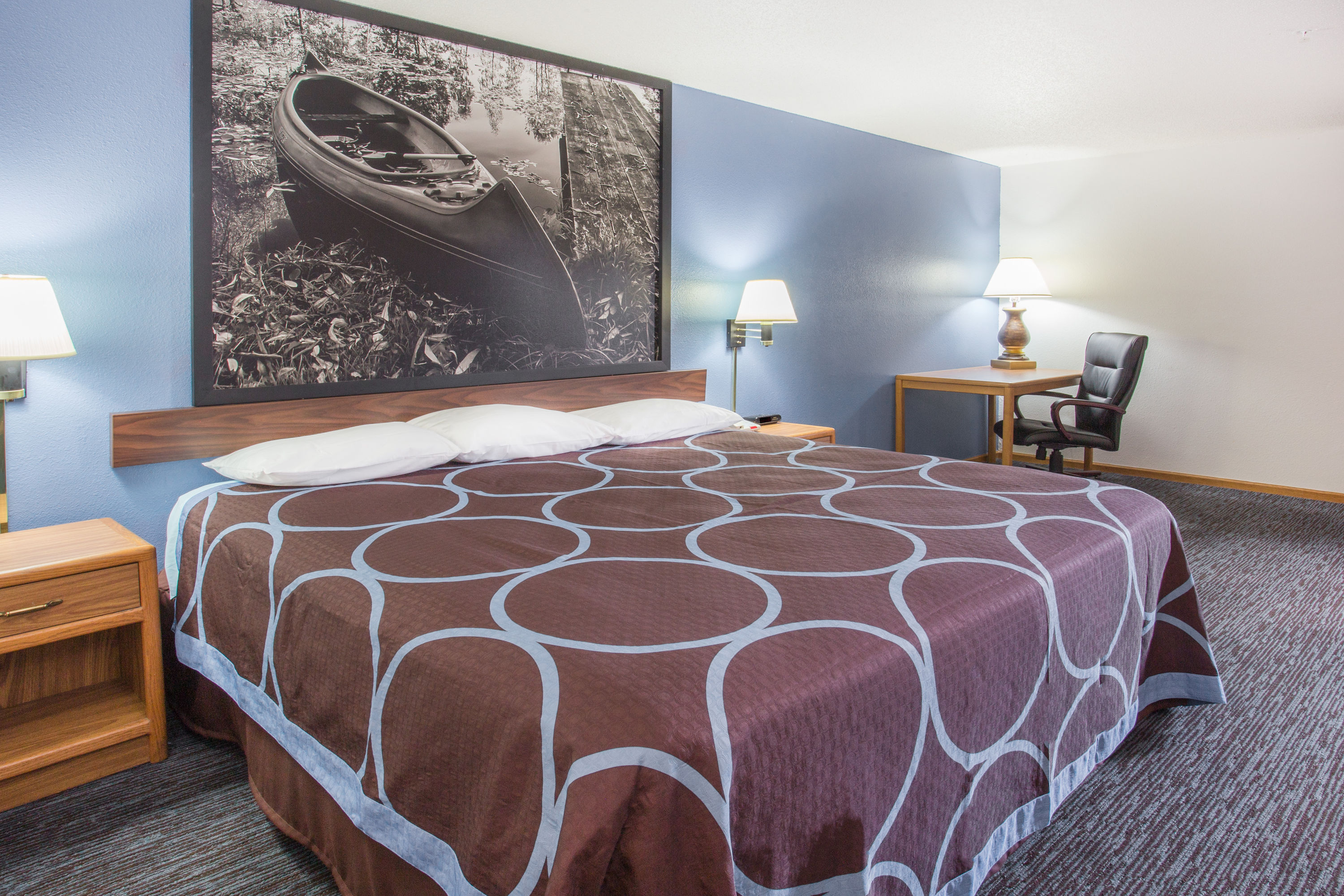 Super 8 by Wyndham Monmouth IL suite in Monmouth, Illinois