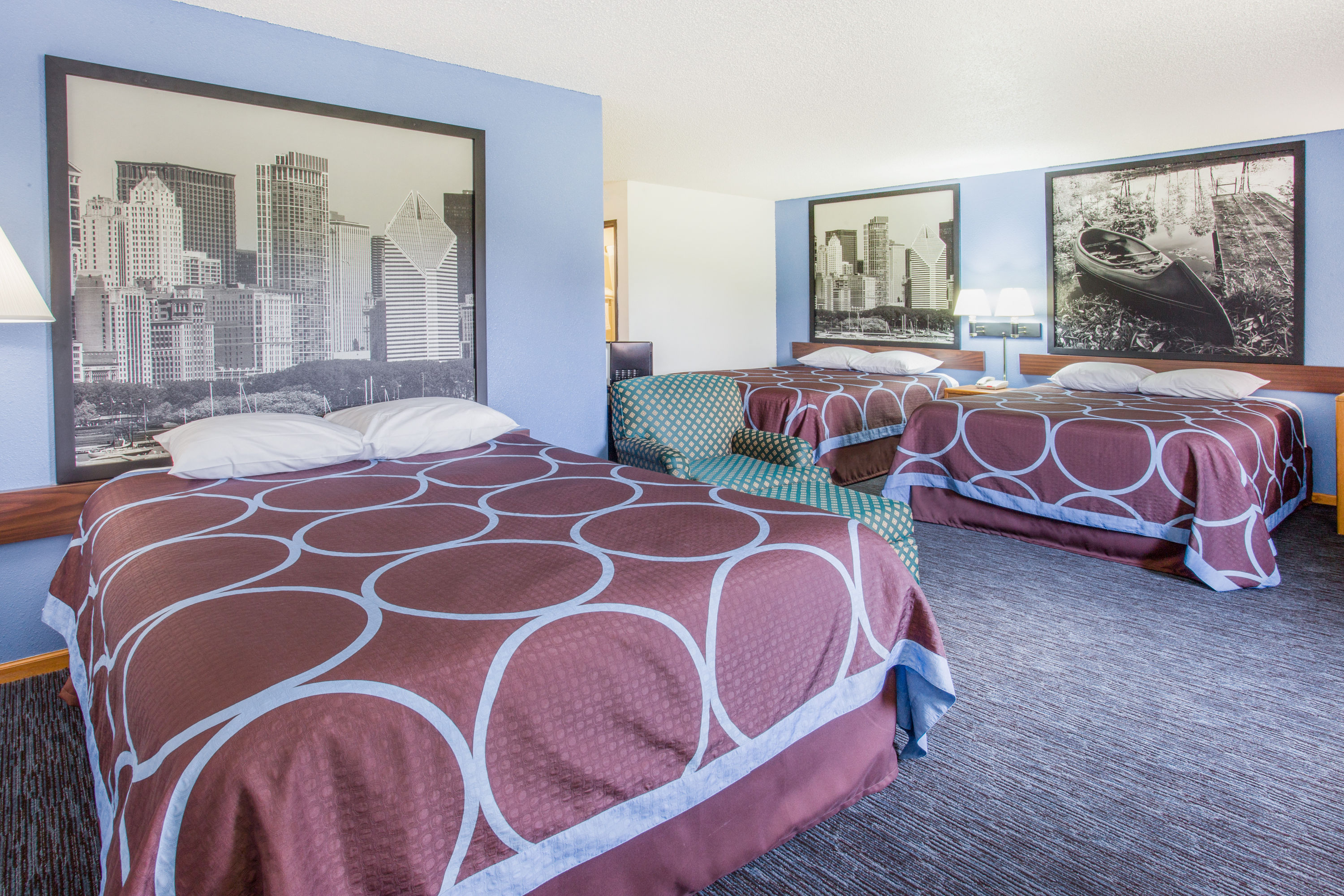 Super 8 by Wyndham Monmouth IL suite in Monmouth, Illinois