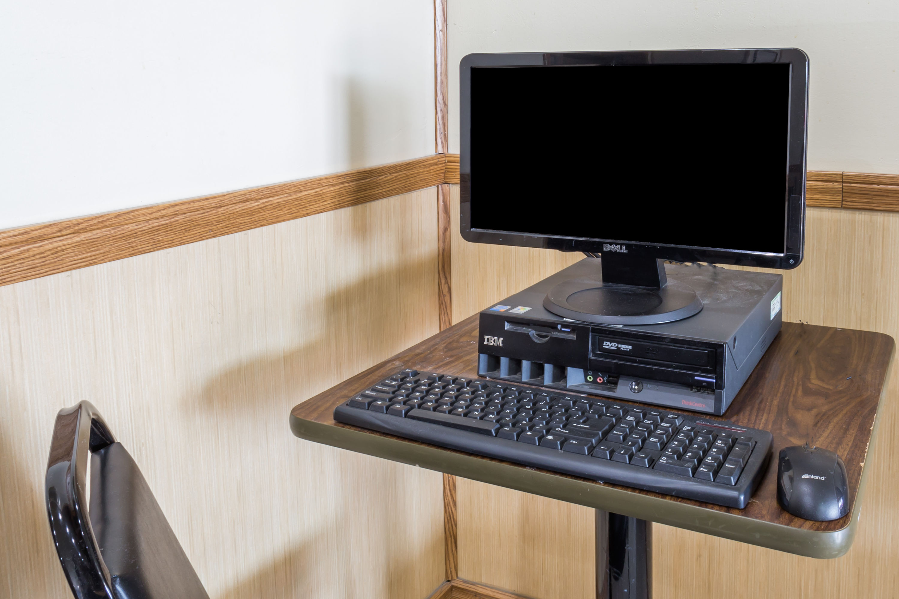 Super 8 by Wyndham Morris business center in Morris, Illinois