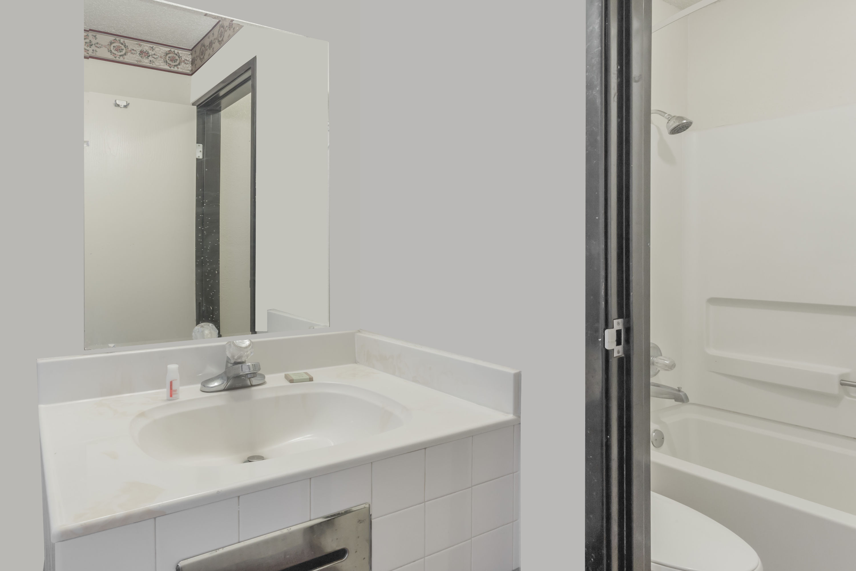 Guest room at the Super 8 by Wyndham Morris in Morris, Illinois