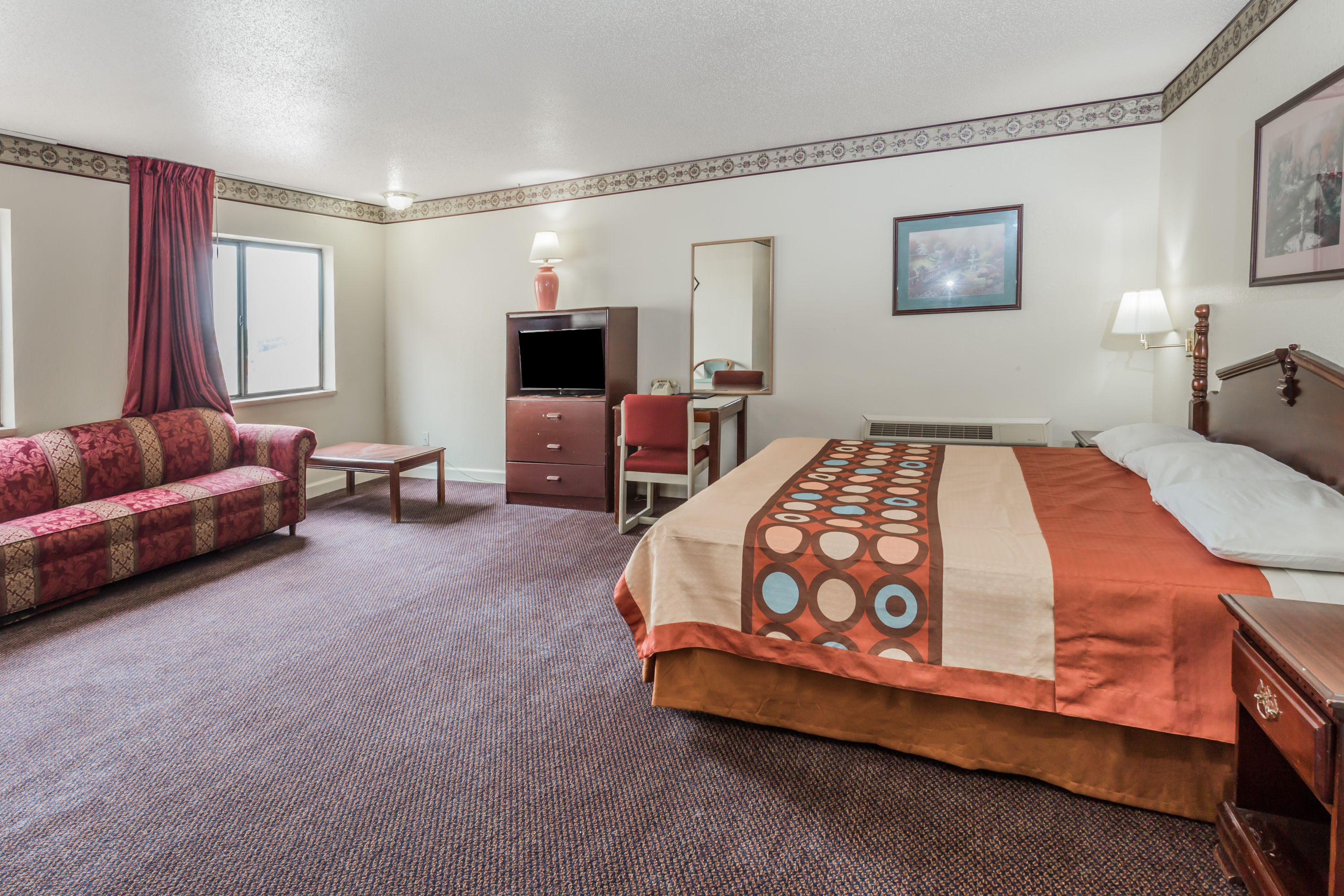 Super 8 by Wyndham Morris suite in Morris, Illinois
