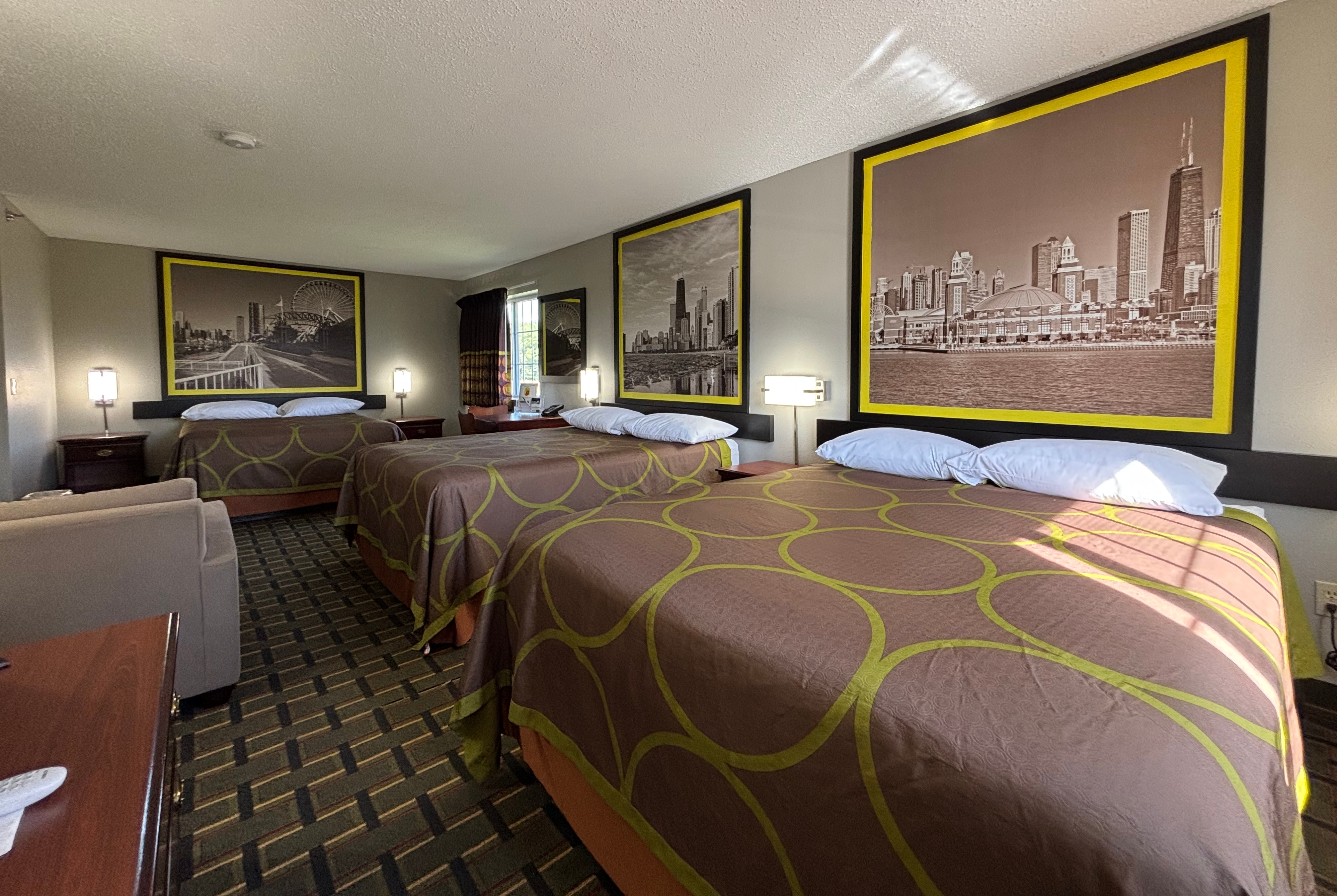 Super 8 by Wyndham Mt. Carmel IL suite in Mount Carmel, Illinois