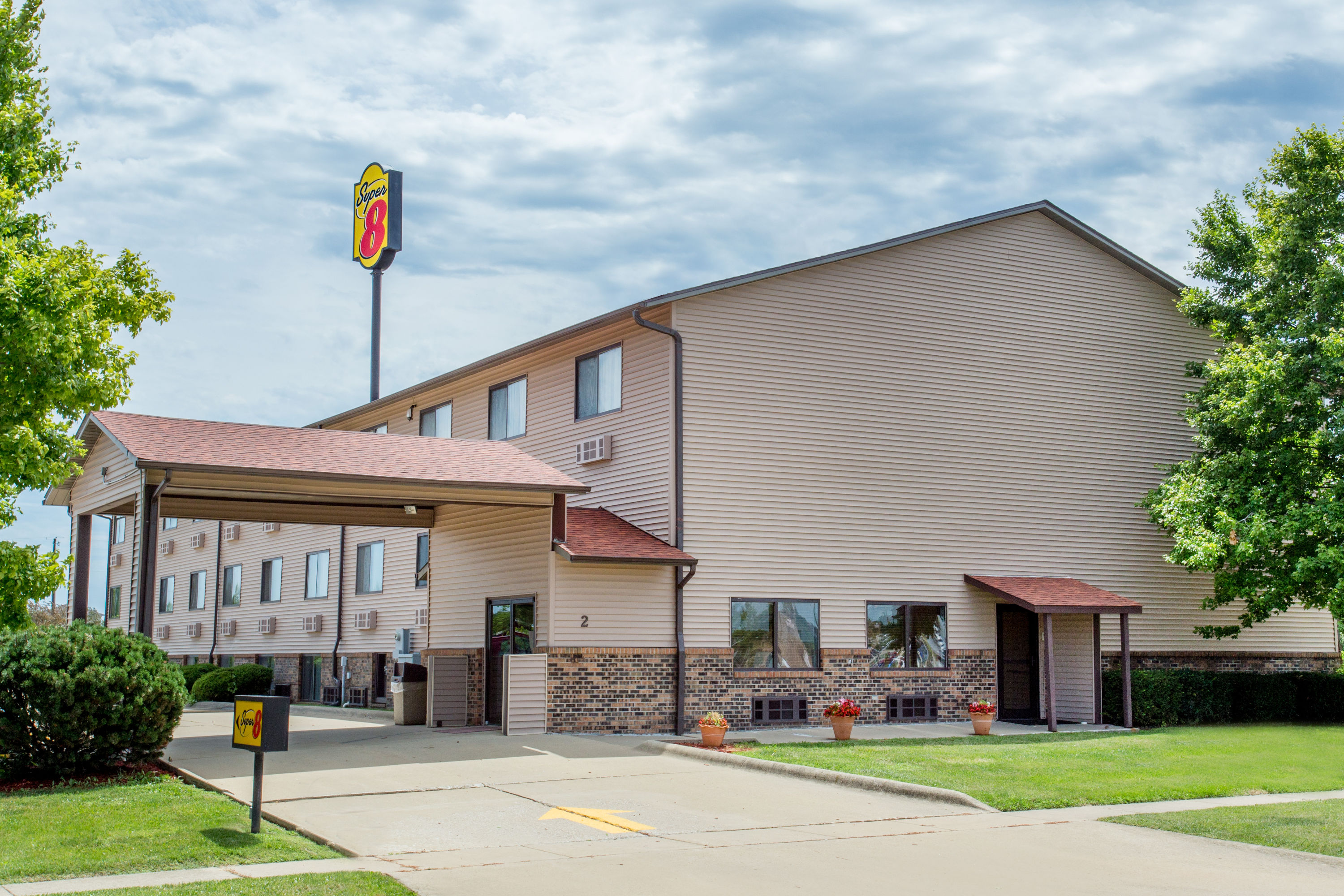Super Wyndham Normal Bloomington Normal  Hotels