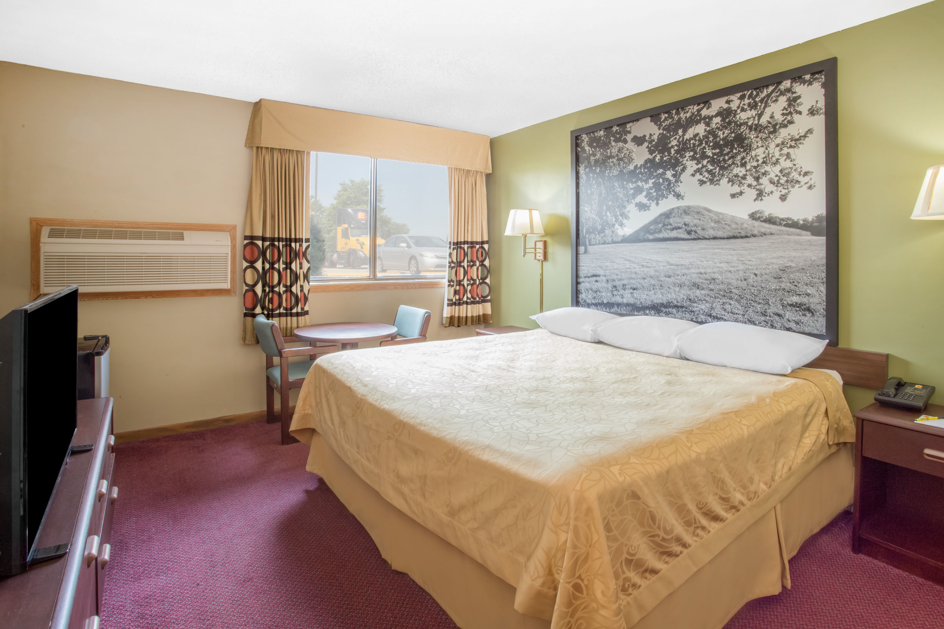 Super 8 By Wyndham Normal Bloomington Normal Il Hotels