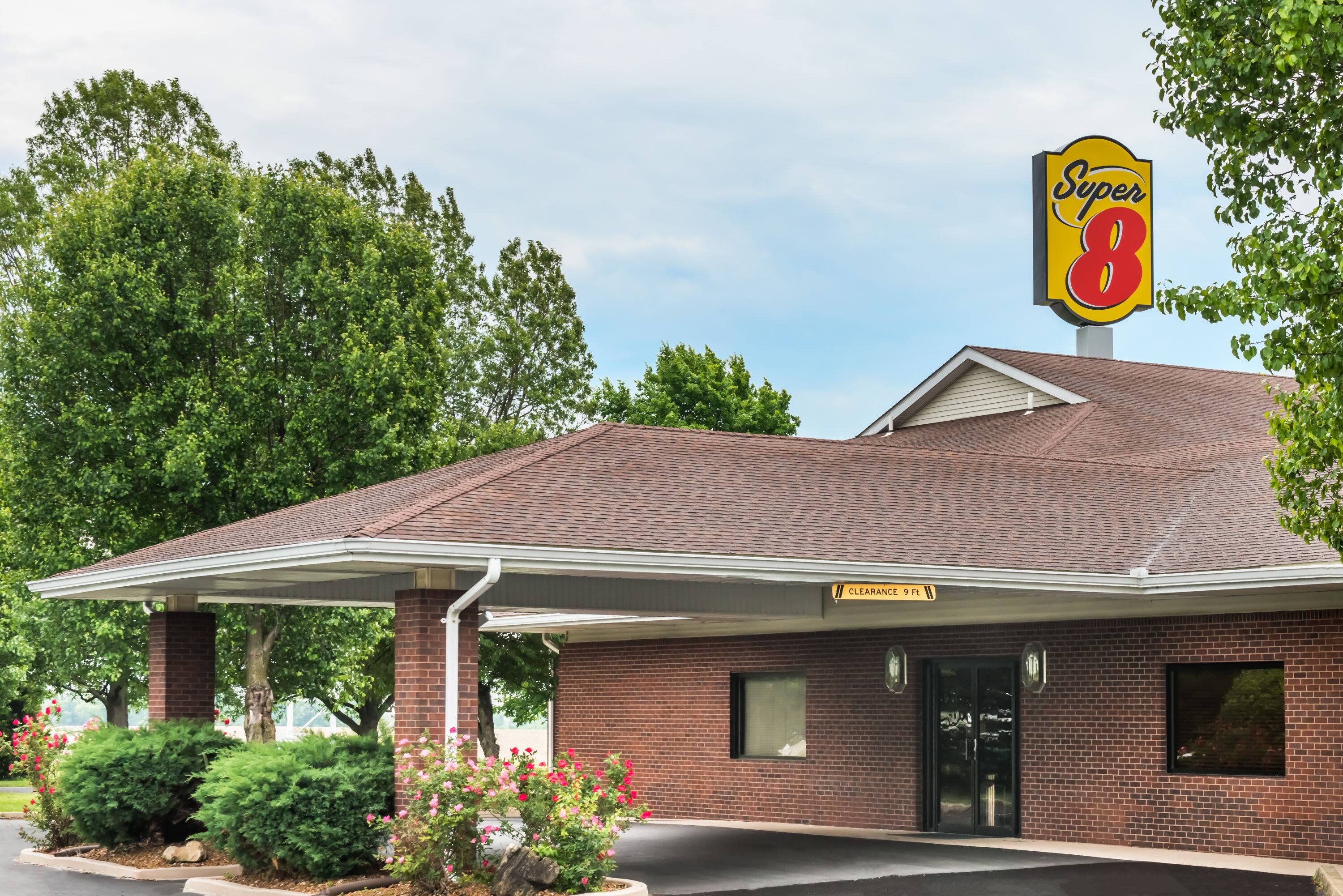 Super 8 By Wyndham O Fallon Ofallon Il Hotels