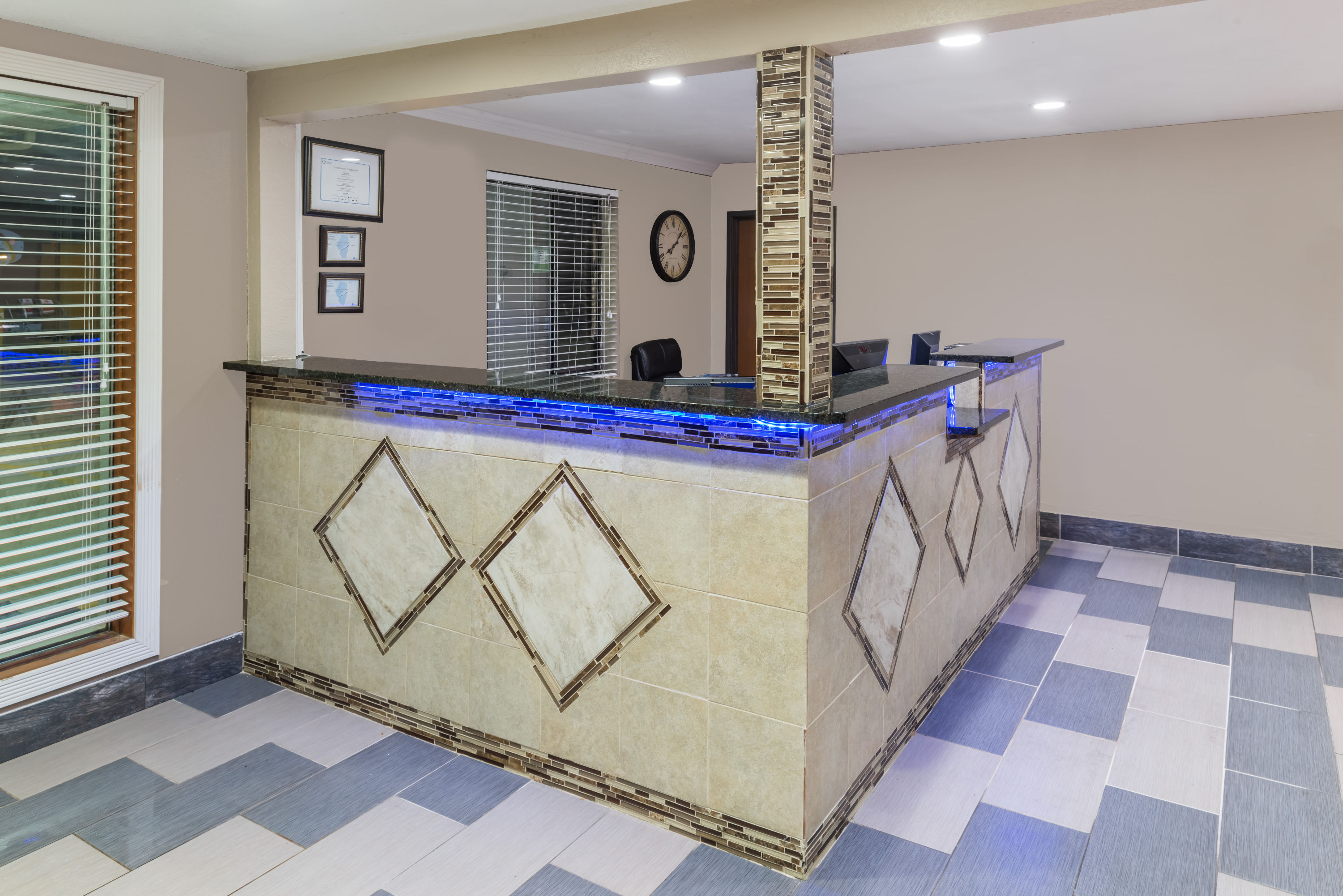 Super 8 By Wyndham Okawville Okawville Il Hotels